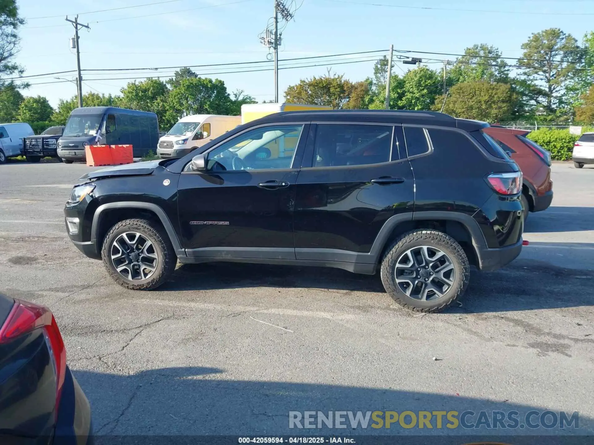 14 Photograph of a damaged car 3C4NJDDB5KT800515 JEEP COMPASS 2019