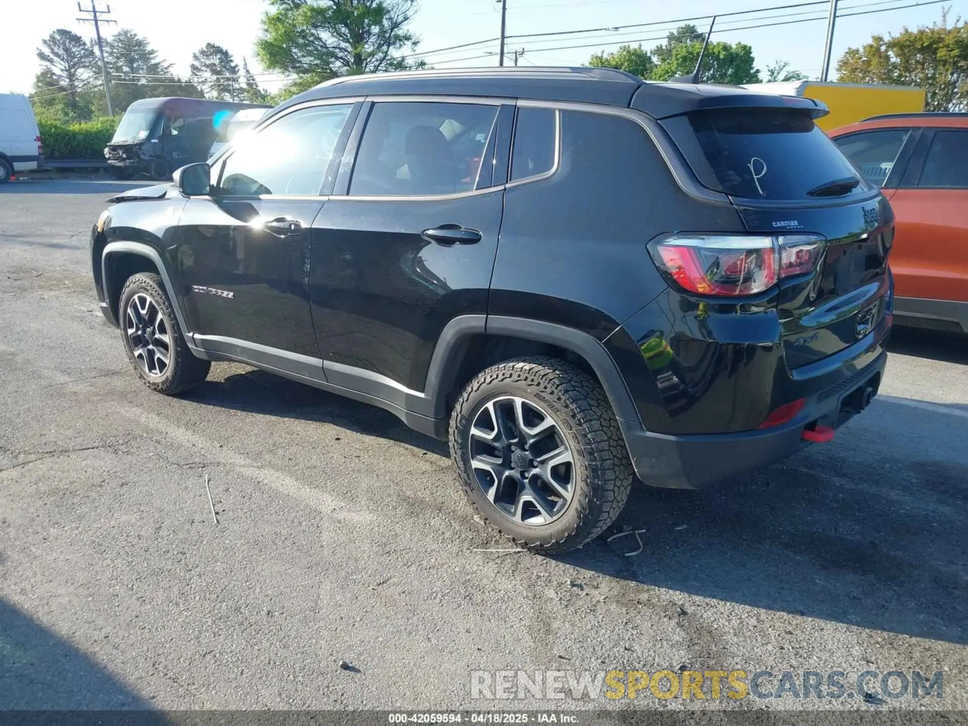 3 Photograph of a damaged car 3C4NJDDB5KT800515 JEEP COMPASS 2019