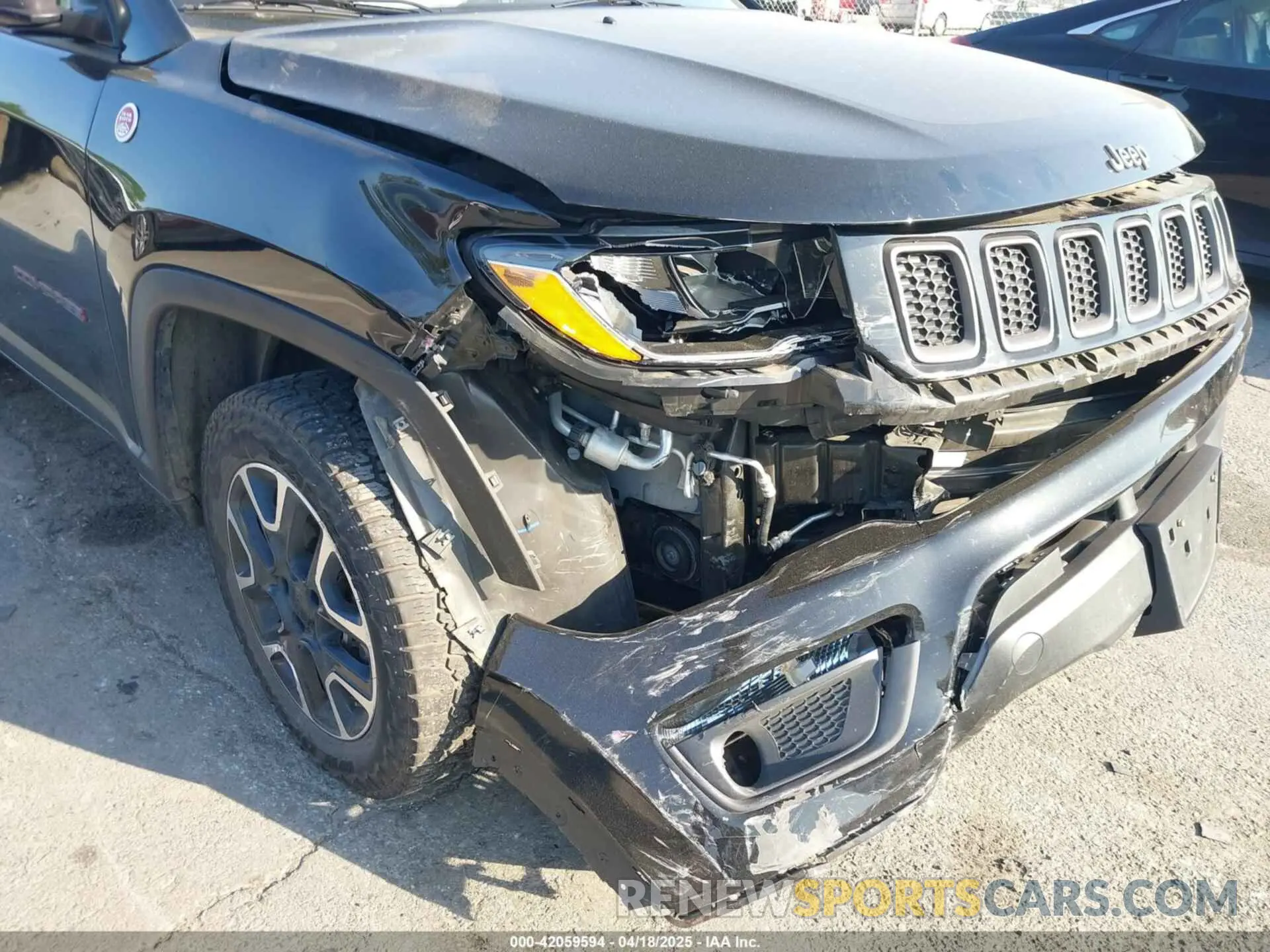 6 Photograph of a damaged car 3C4NJDDB5KT800515 JEEP COMPASS 2019