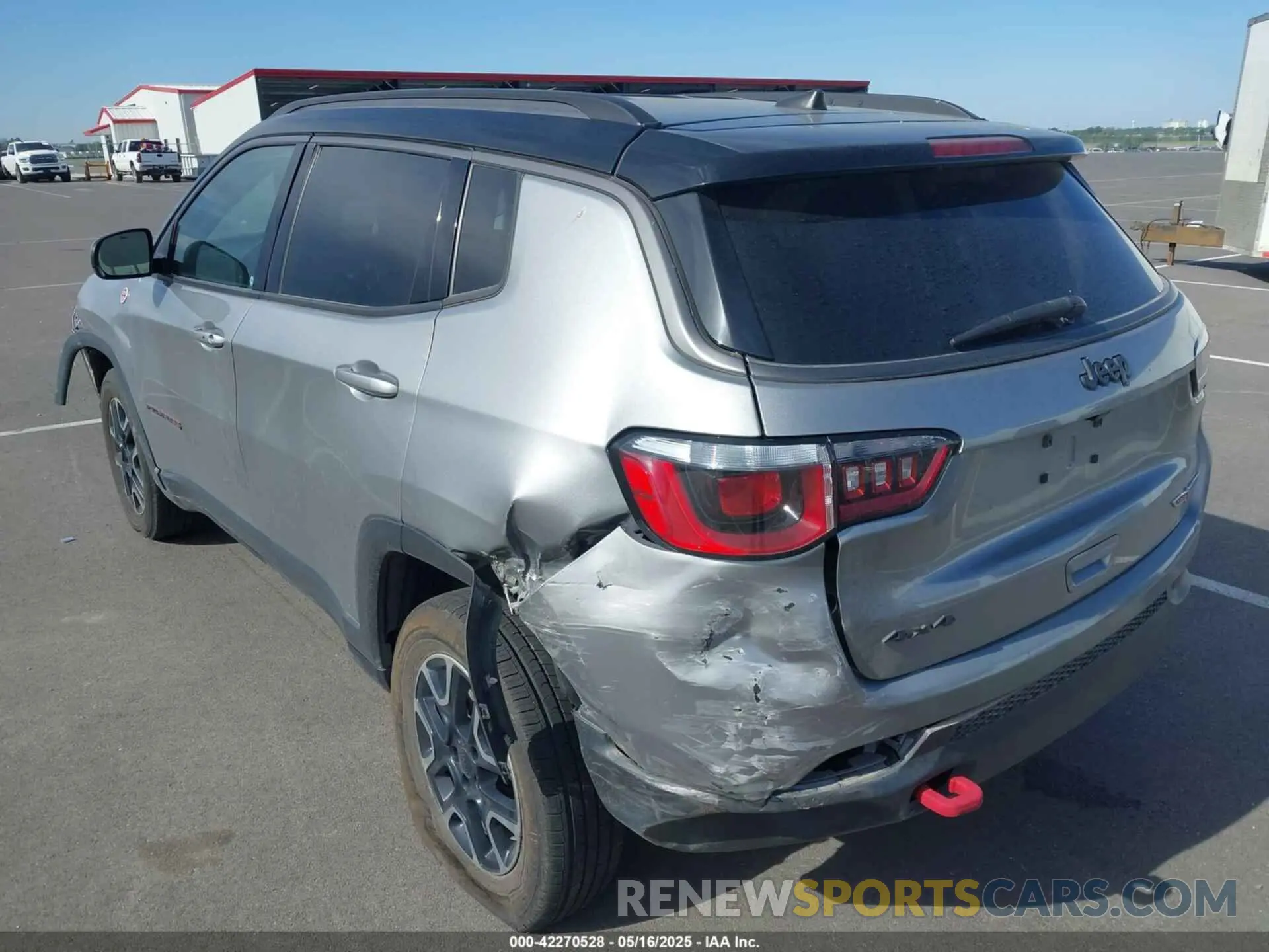 17 Photograph of a damaged car 3C4NJDDB6KT722424 JEEP COMPASS 2019