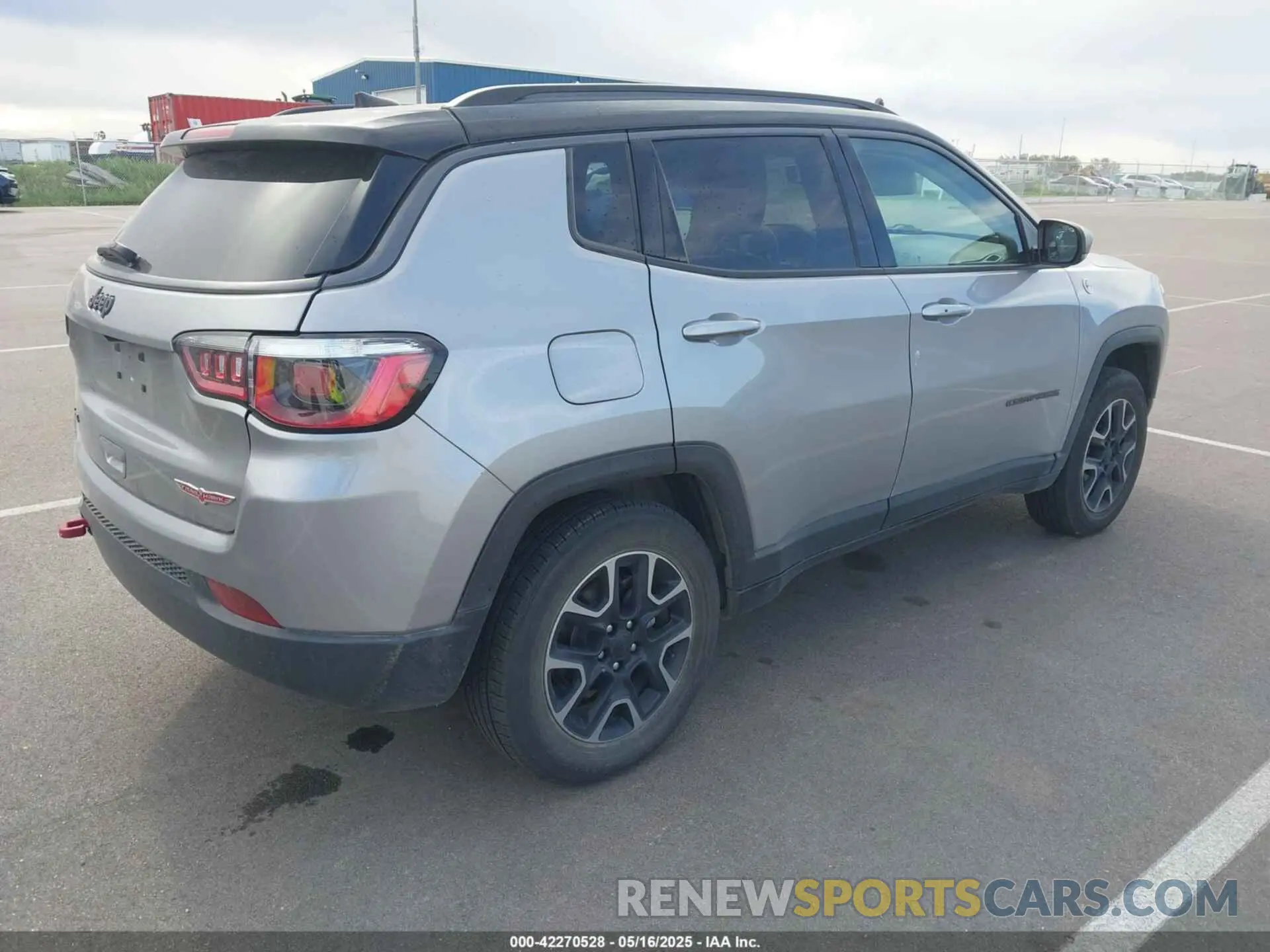 4 Photograph of a damaged car 3C4NJDDB6KT722424 JEEP COMPASS 2019