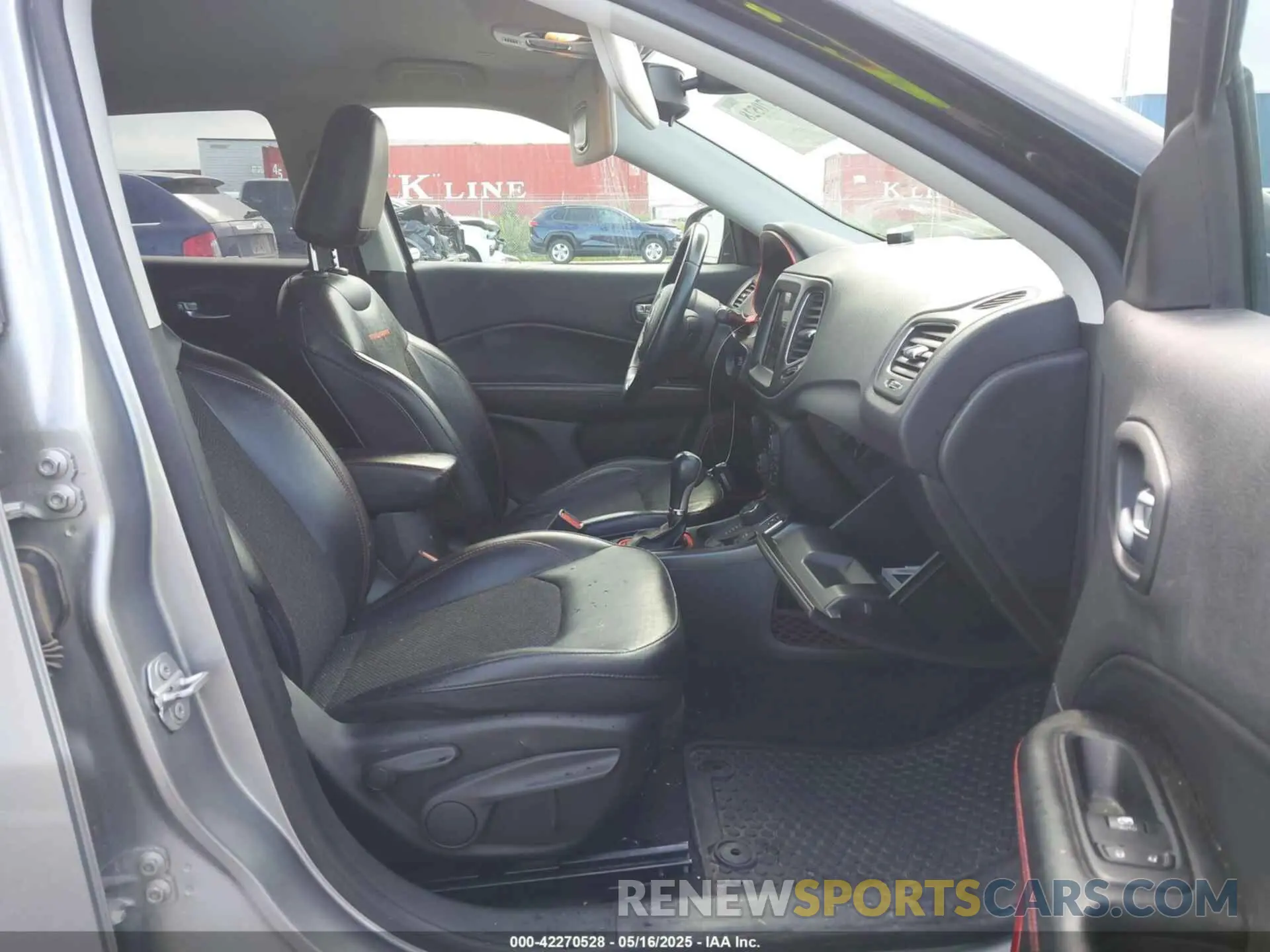 5 Photograph of a damaged car 3C4NJDDB6KT722424 JEEP COMPASS 2019