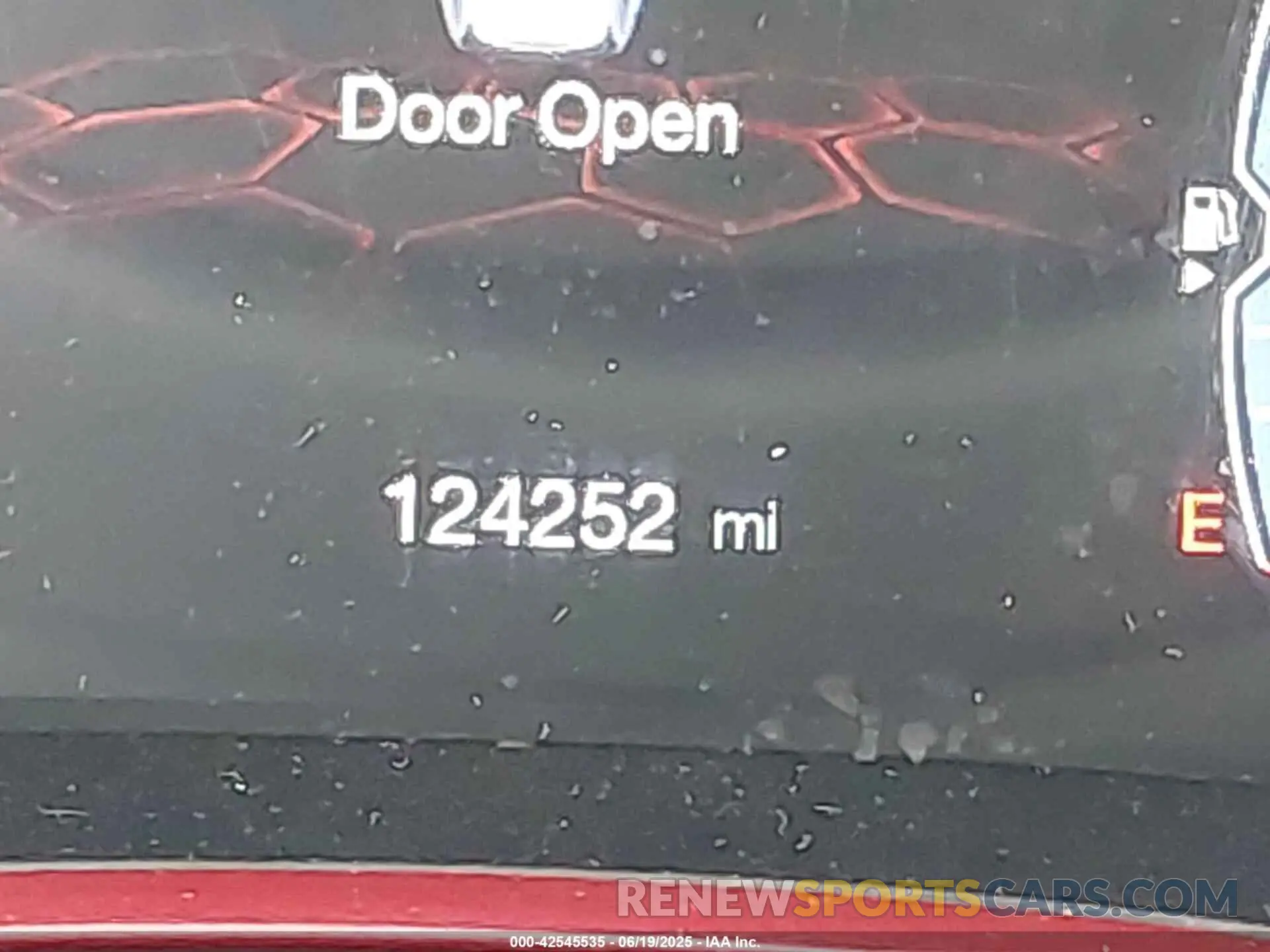 15 Photograph of a damaged car 3C4NJDDB7KT671001 JEEP COMPASS 2019