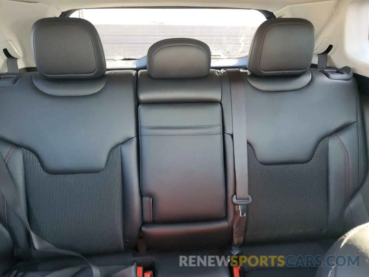 10 Photograph of a damaged car 3C4NJDDB8KT620459 JEEP COMPASS 2019