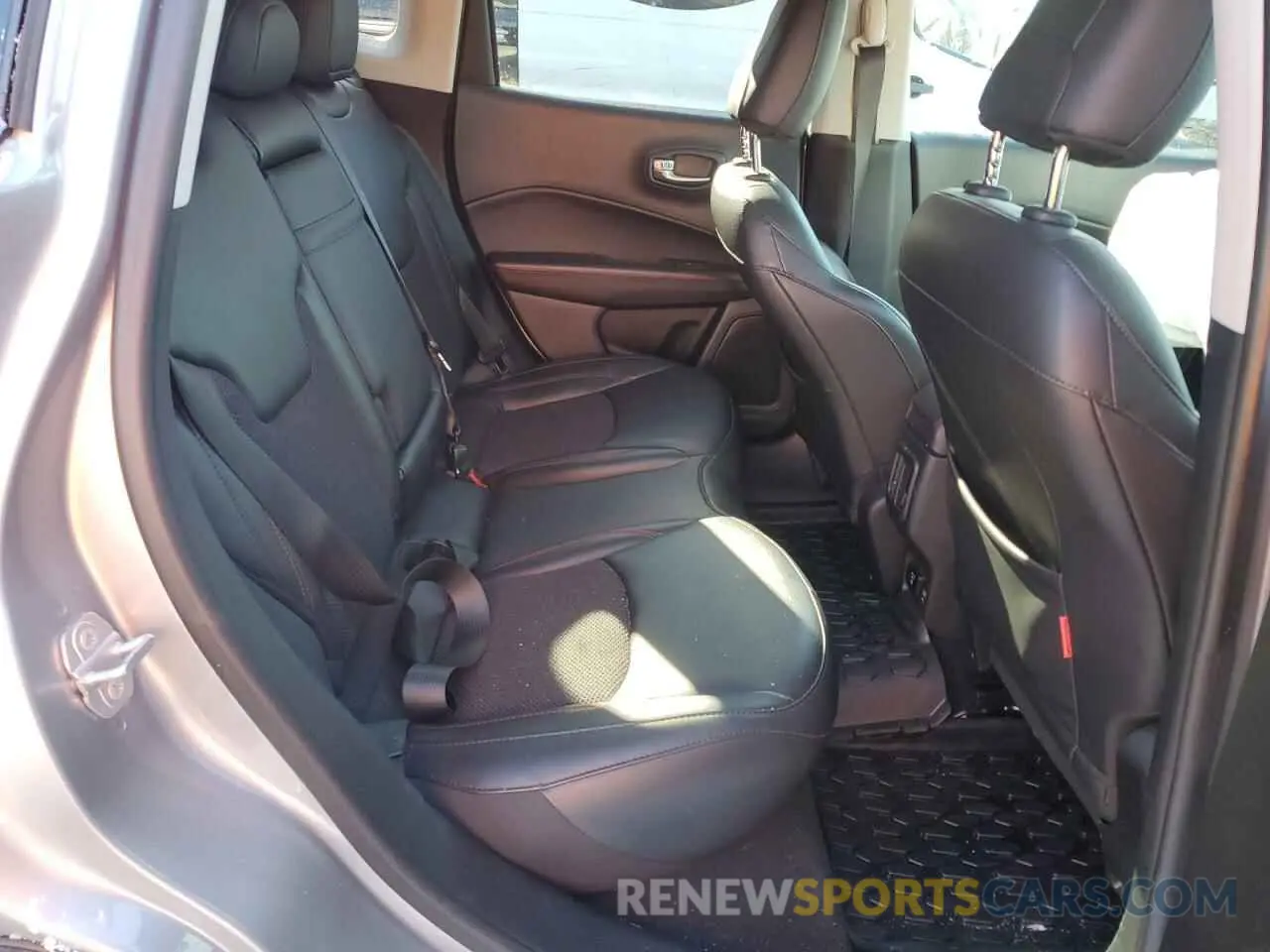 11 Photograph of a damaged car 3C4NJDDB8KT620459 JEEP COMPASS 2019