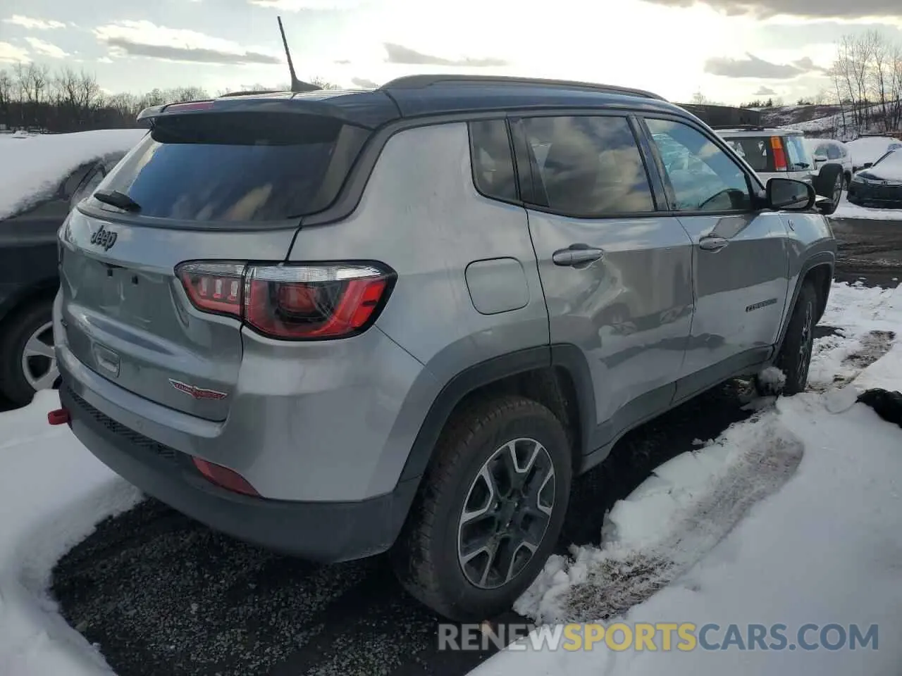 3 Photograph of a damaged car 3C4NJDDB8KT620459 JEEP COMPASS 2019