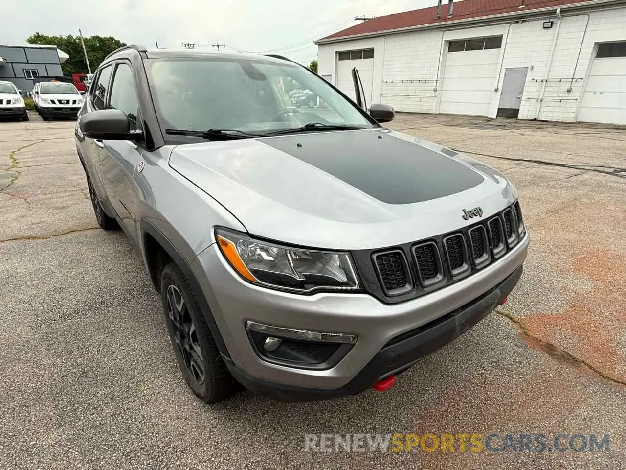 1 Photograph of a damaged car 3C4NJDDB8KT645247 JEEP COMPASS 2019