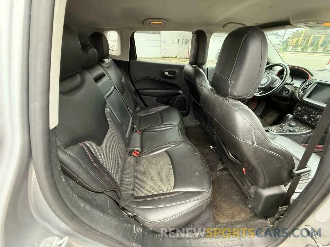 6 Photograph of a damaged car 3C4NJDDB8KT645247 JEEP COMPASS 2019