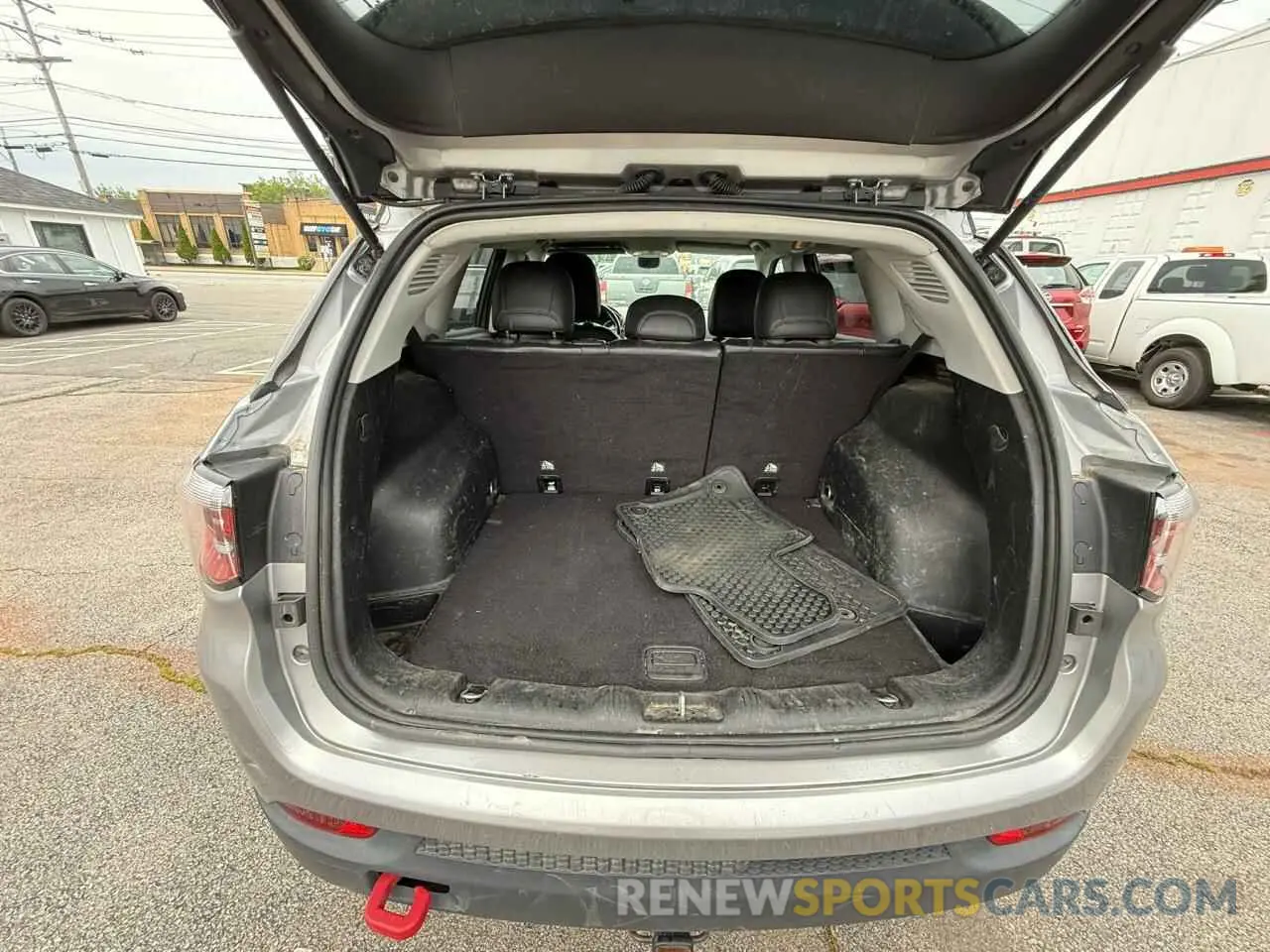 7 Photograph of a damaged car 3C4NJDDB8KT645247 JEEP COMPASS 2019