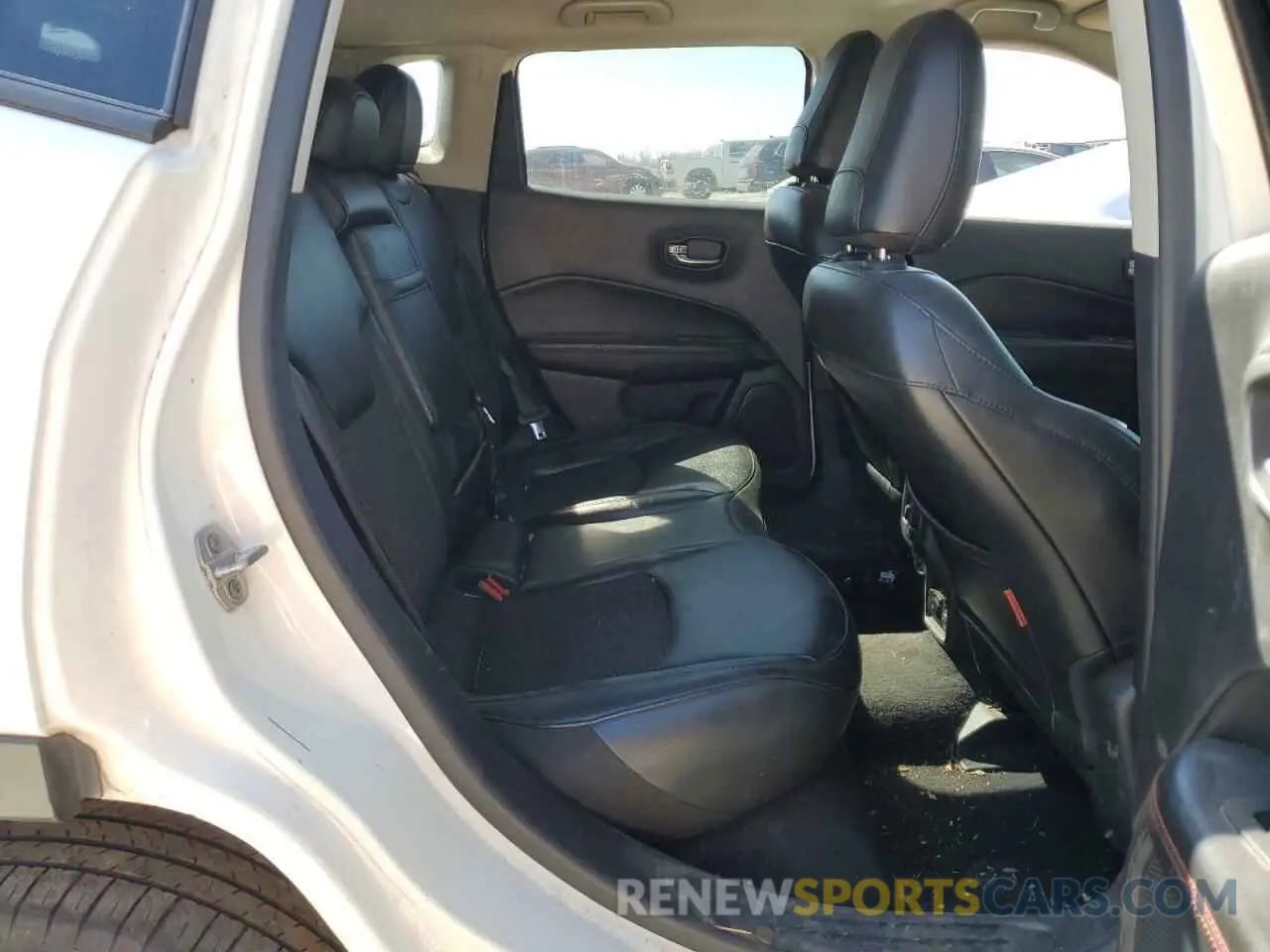 11 Photograph of a damaged car 3C4NJDDB8KT721453 JEEP COMPASS 2019