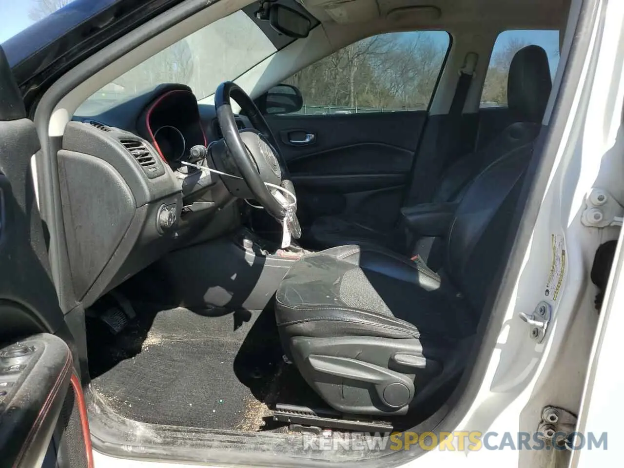 7 Photograph of a damaged car 3C4NJDDB8KT721453 JEEP COMPASS 2019