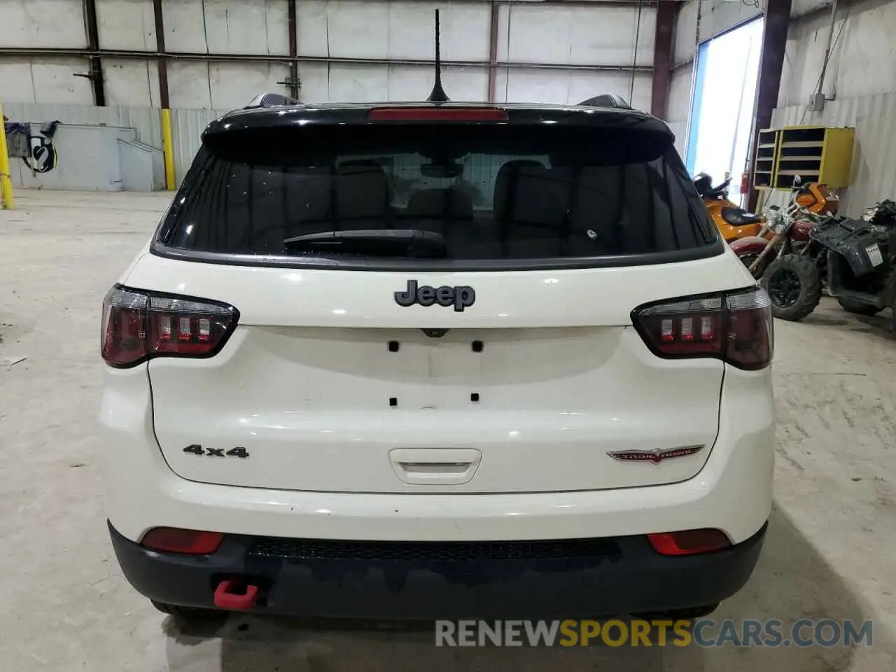 6 Photograph of a damaged car 3C4NJDDB8KT733313 JEEP COMPASS 2019