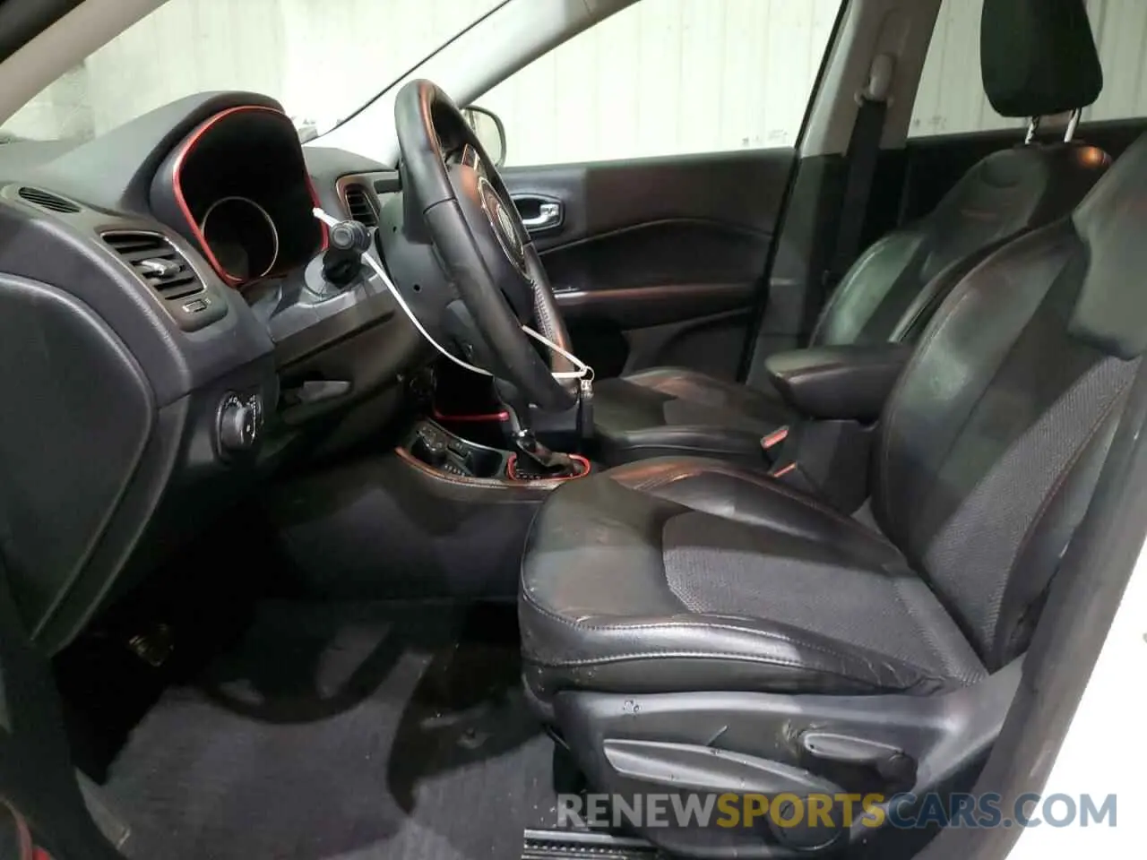 7 Photograph of a damaged car 3C4NJDDB8KT733313 JEEP COMPASS 2019