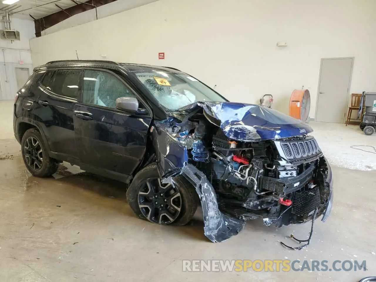 4 Photograph of a damaged car 3C4NJDDB9KT627579 JEEP COMPASS 2019