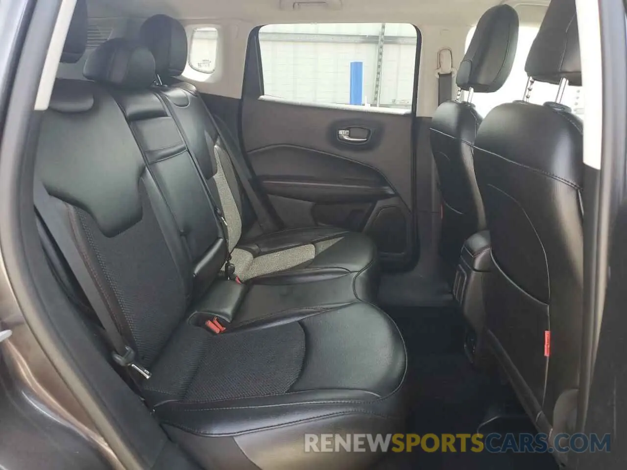 11 Photograph of a damaged car 3C4NJDDB9KT668729 JEEP COMPASS 2019