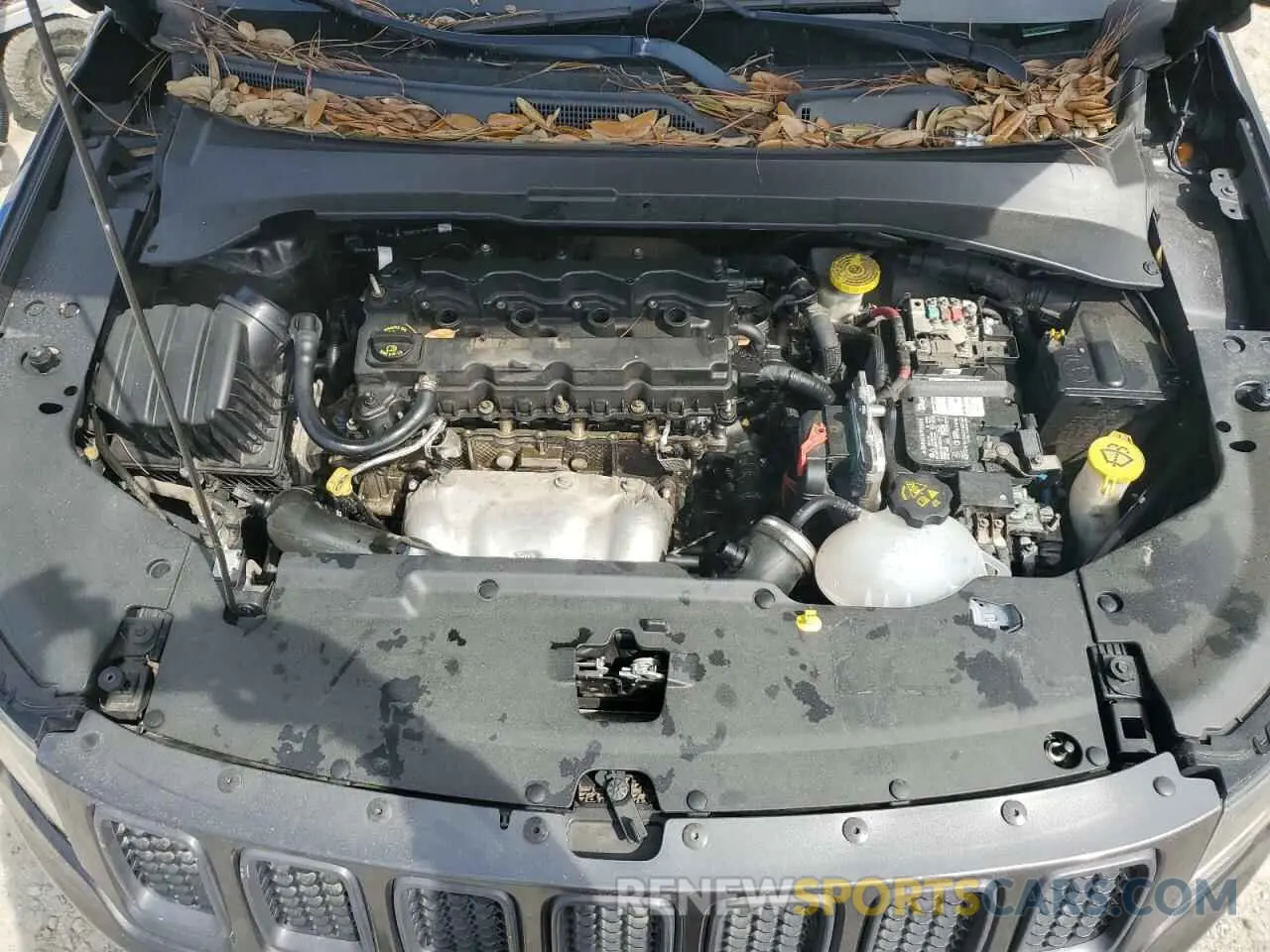 12 Photograph of a damaged car 3C4NJDDB9KT668729 JEEP COMPASS 2019