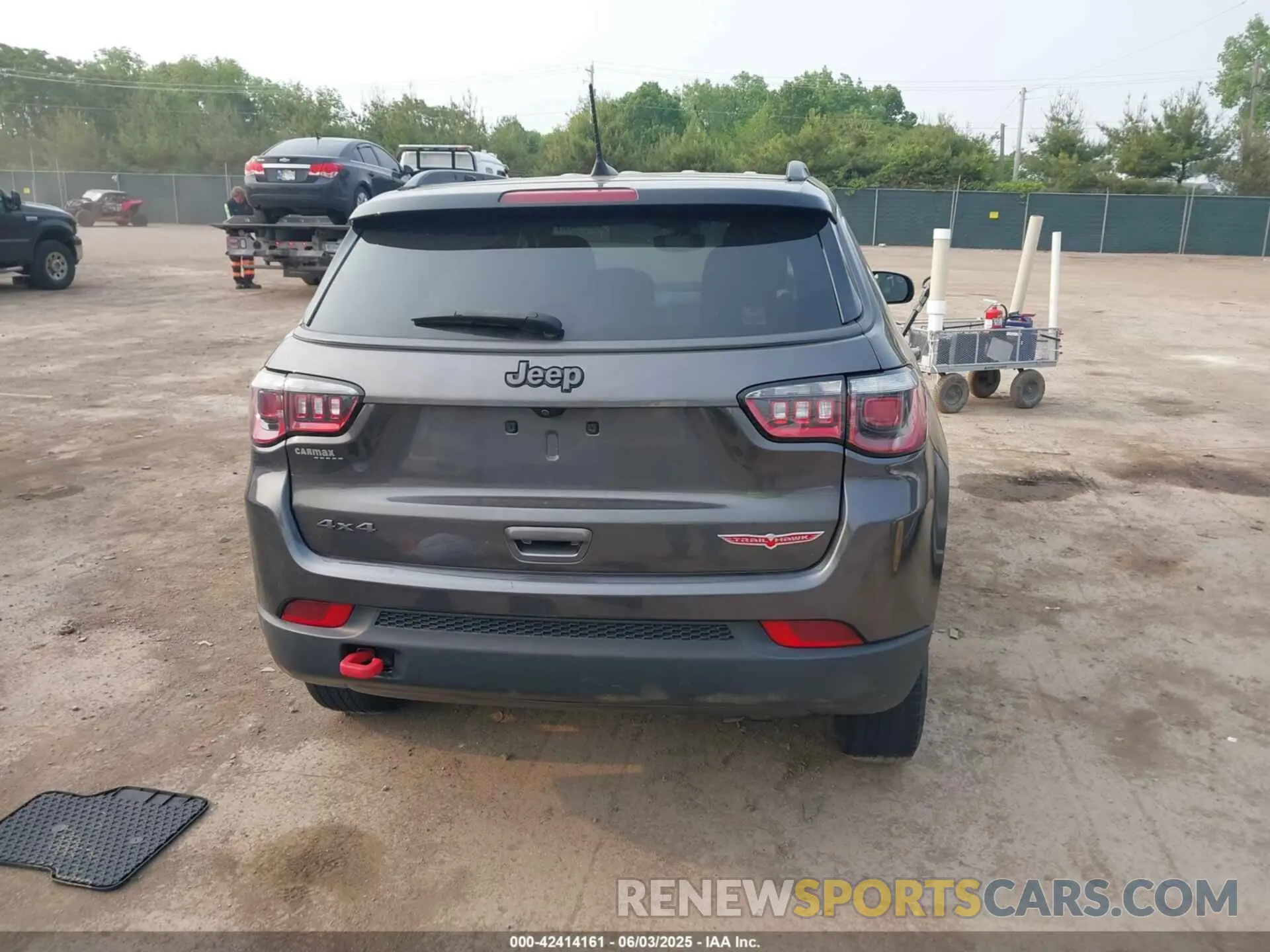 15 Photograph of a damaged car 3C4NJDDB9KT686048 JEEP COMPASS 2019