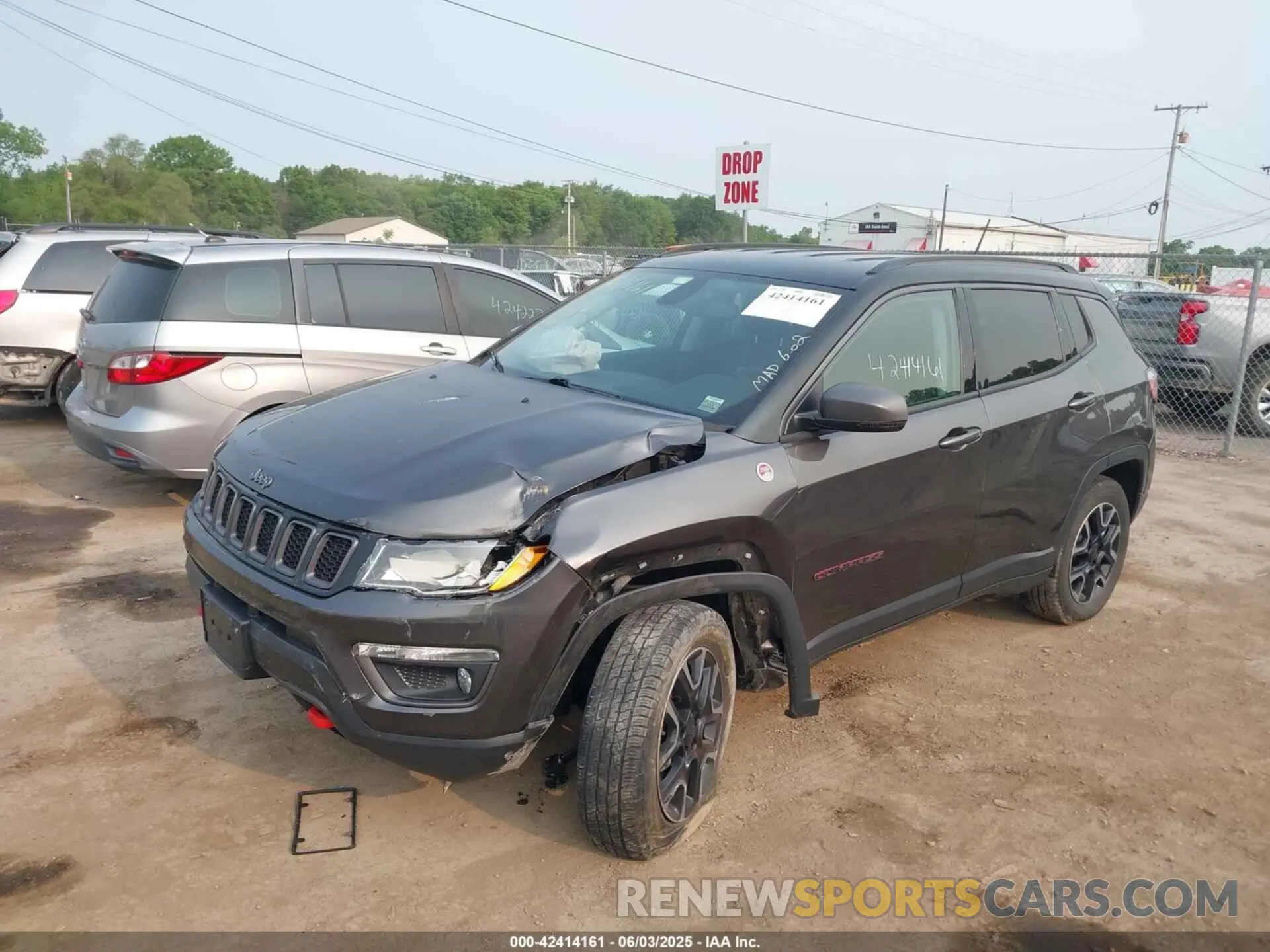 6 Photograph of a damaged car 3C4NJDDB9KT686048 JEEP COMPASS 2019