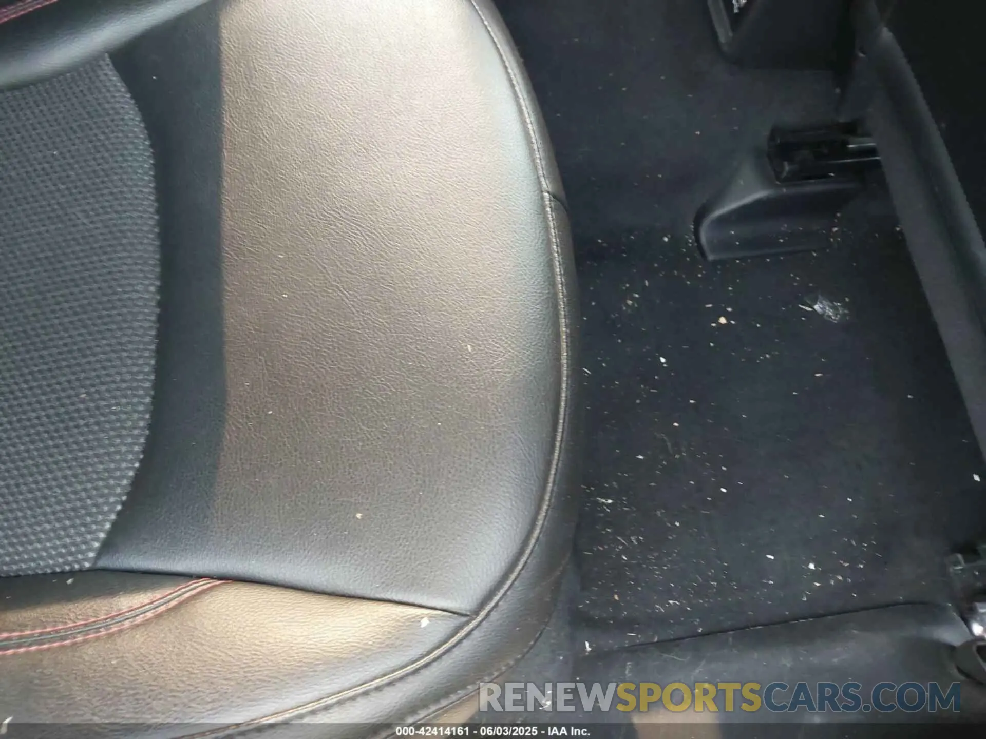 8 Photograph of a damaged car 3C4NJDDB9KT686048 JEEP COMPASS 2019