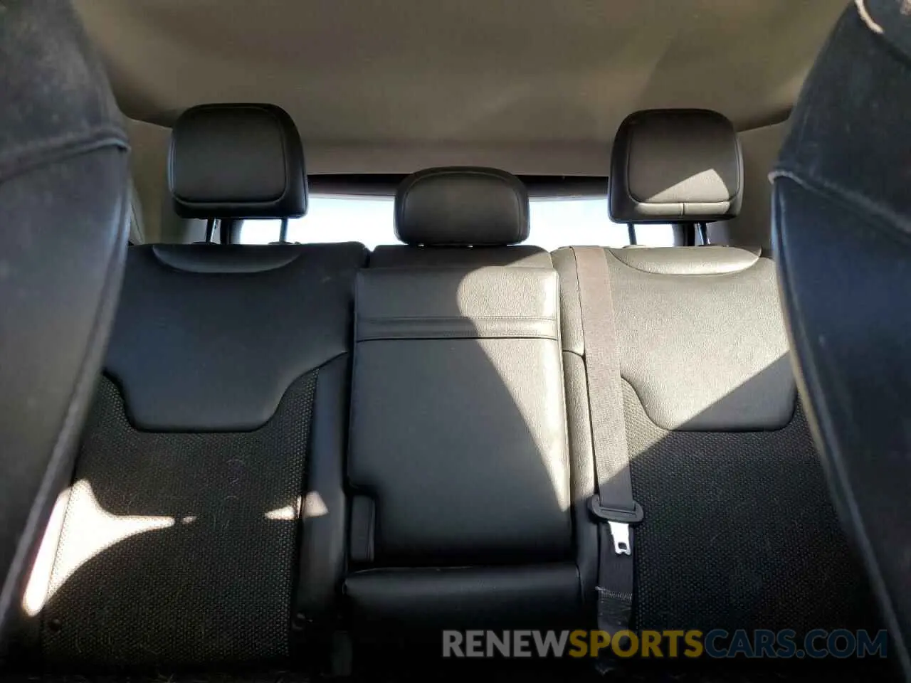 10 Photograph of a damaged car 3C4NJDDB9KT714494 JEEP COMPASS 2019