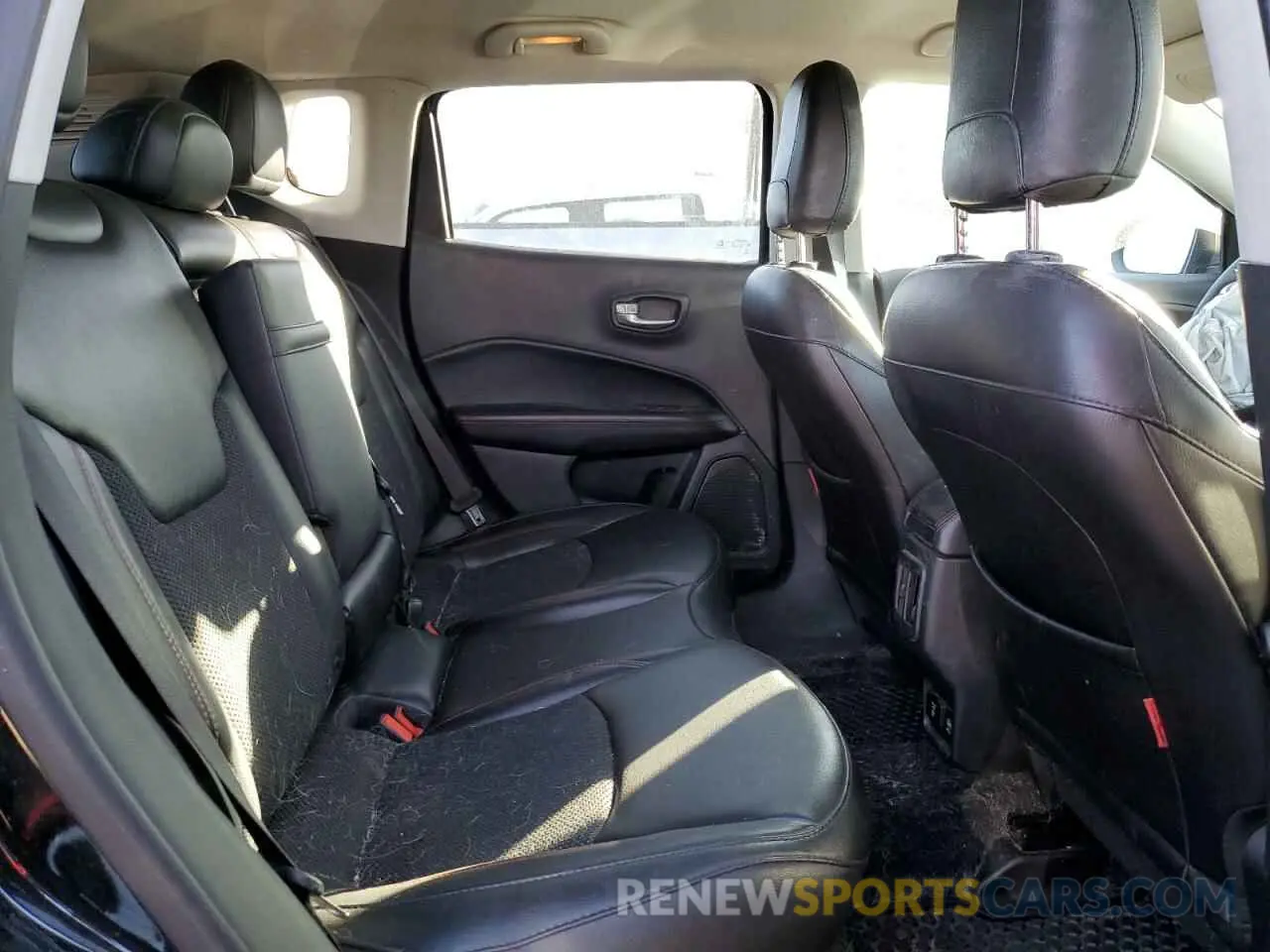11 Photograph of a damaged car 3C4NJDDB9KT714494 JEEP COMPASS 2019