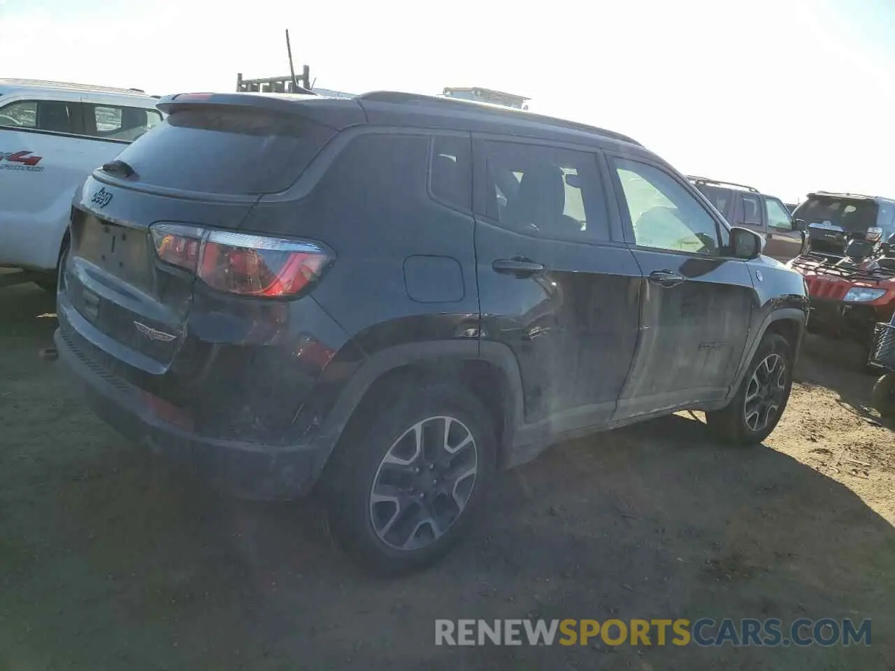 3 Photograph of a damaged car 3C4NJDDB9KT714494 JEEP COMPASS 2019