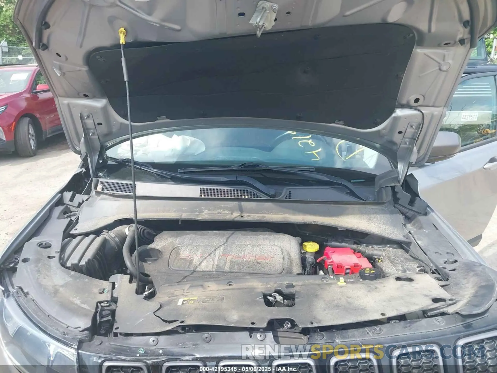 10 Photograph of a damaged car 3C4NJDDB9KT739654 JEEP COMPASS 2019