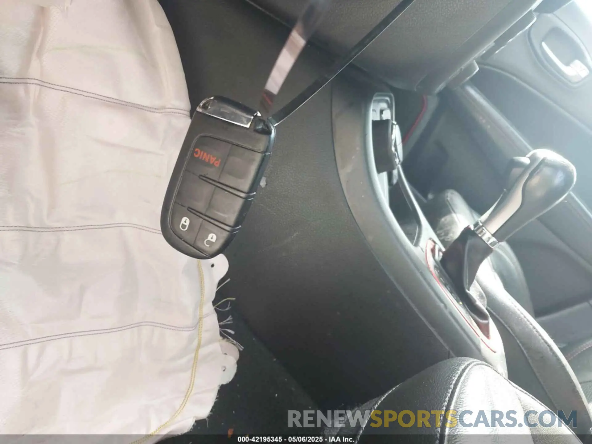 11 Photograph of a damaged car 3C4NJDDB9KT739654 JEEP COMPASS 2019