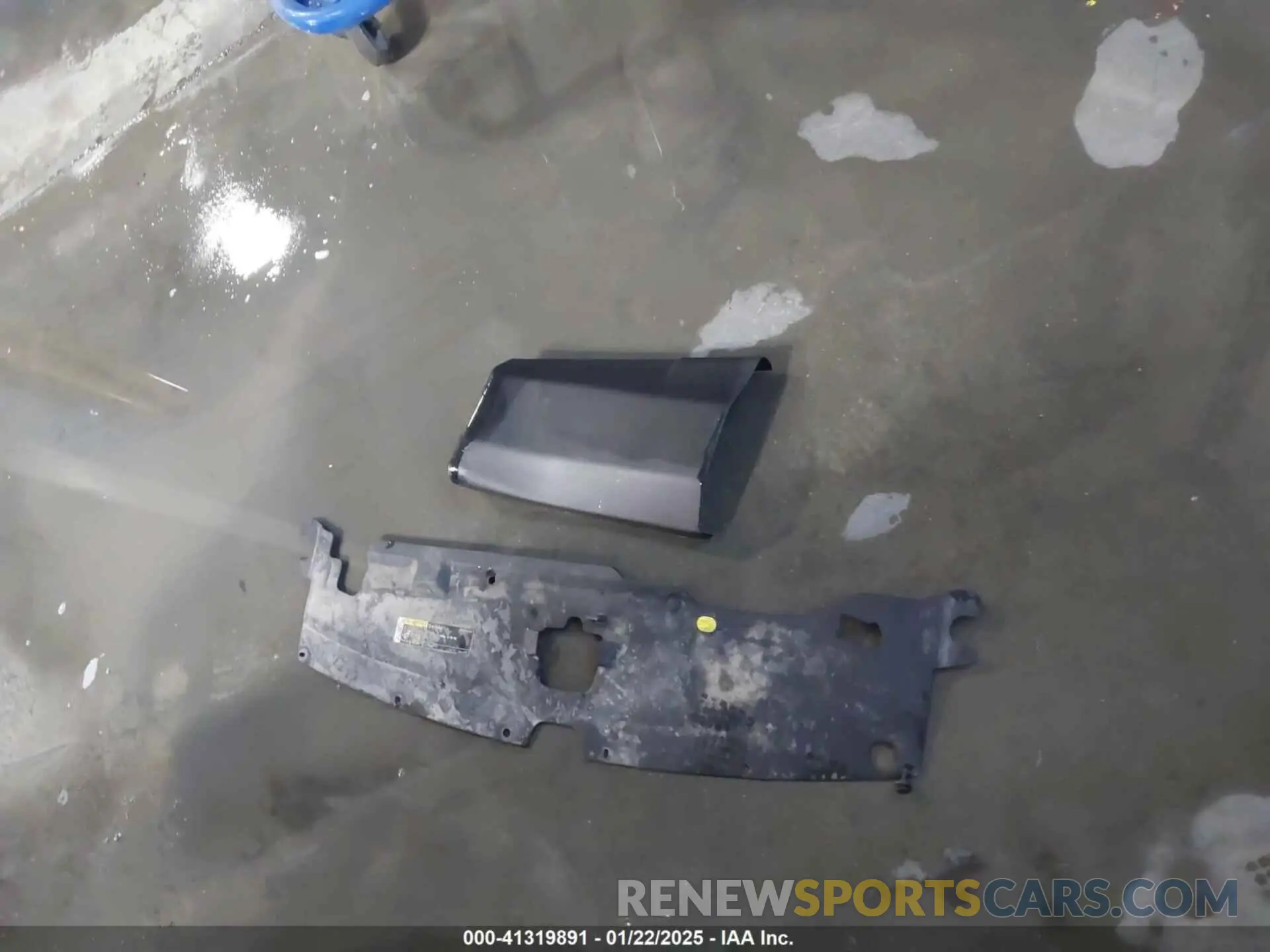 12 Photograph of a damaged car 3C4NJDDB9KT765459 JEEP COMPASS 2019