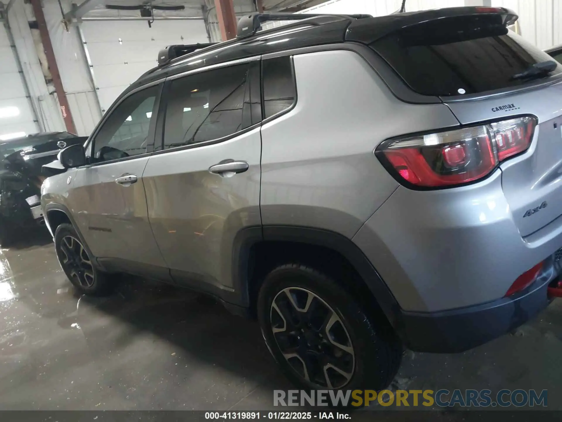 15 Photograph of a damaged car 3C4NJDDB9KT765459 JEEP COMPASS 2019