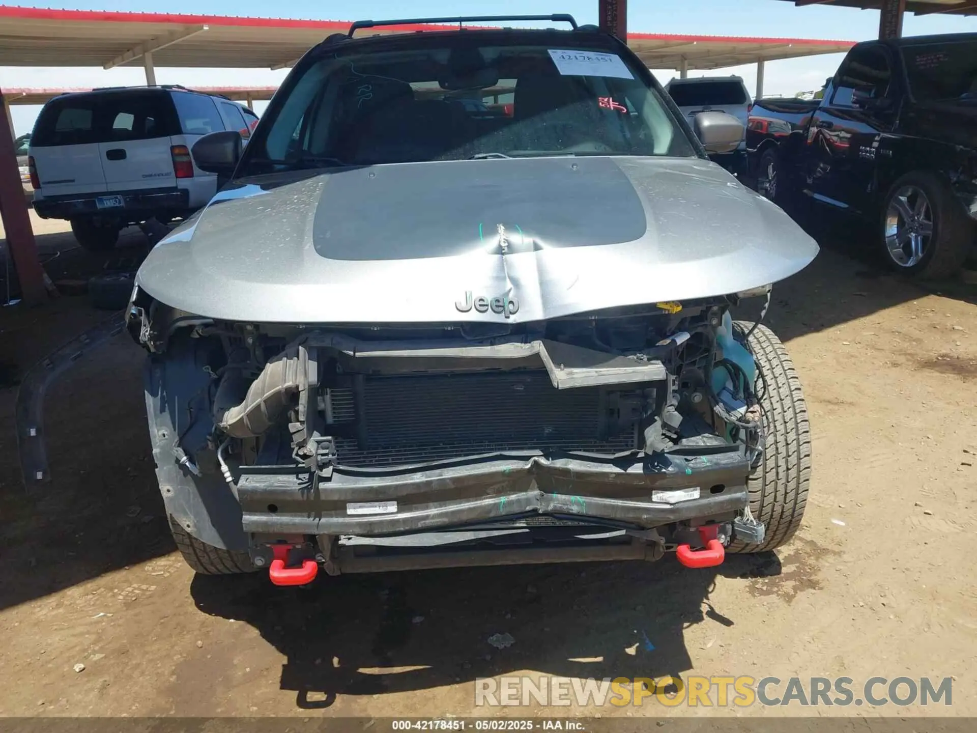 12 Photograph of a damaged car 3C4NJDDBXKT312953 JEEP COMPASS 2019