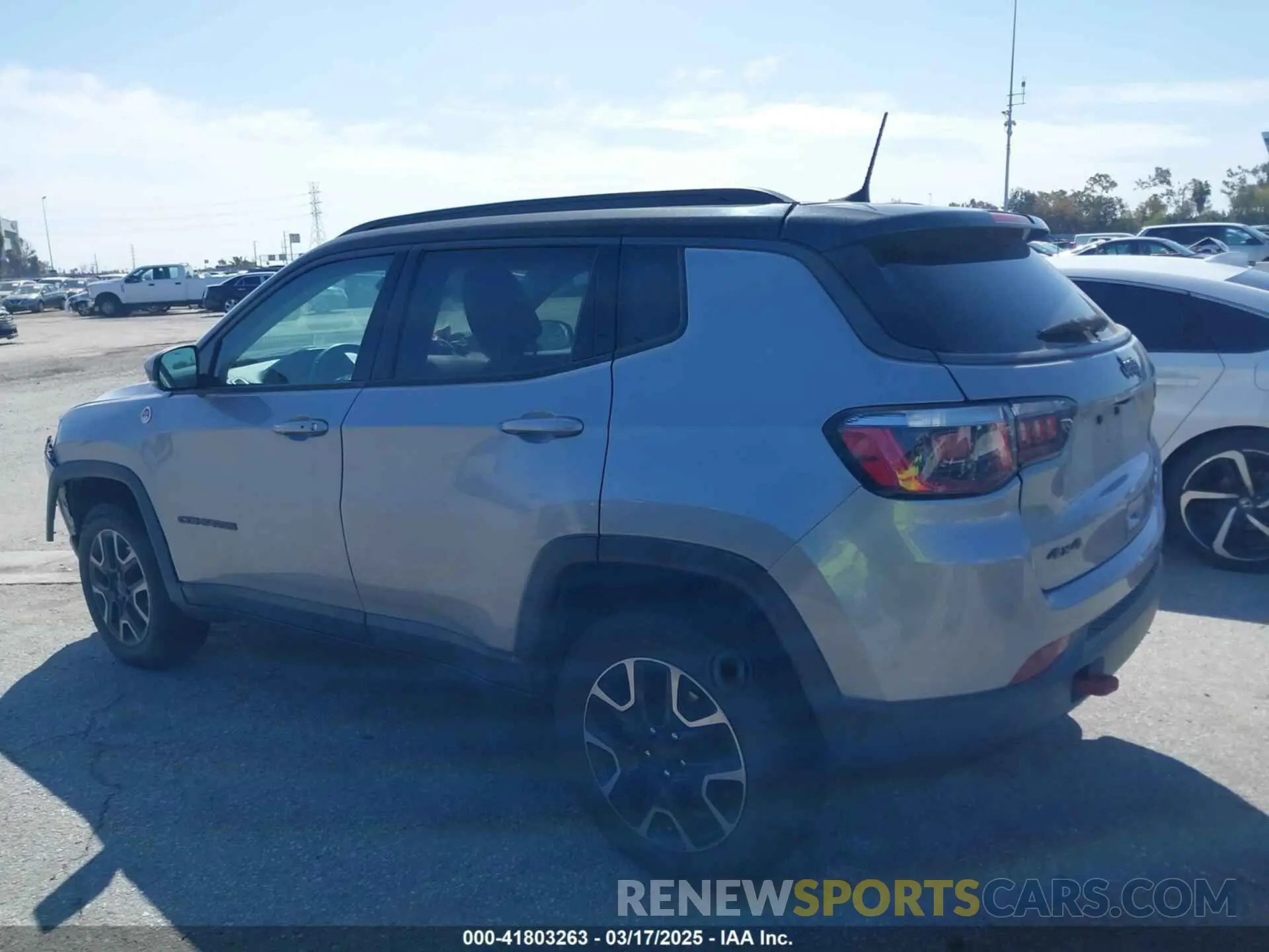 14 Photograph of a damaged car 3C4NJDDBXKT627350 JEEP COMPASS 2019