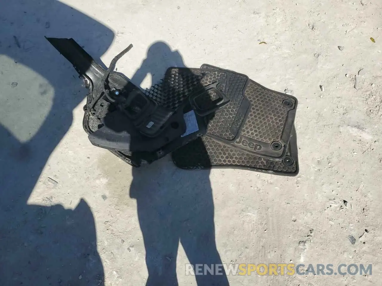 15 Photograph of a damaged car 3C4NJDDBXKT629955 JEEP COMPASS 2019