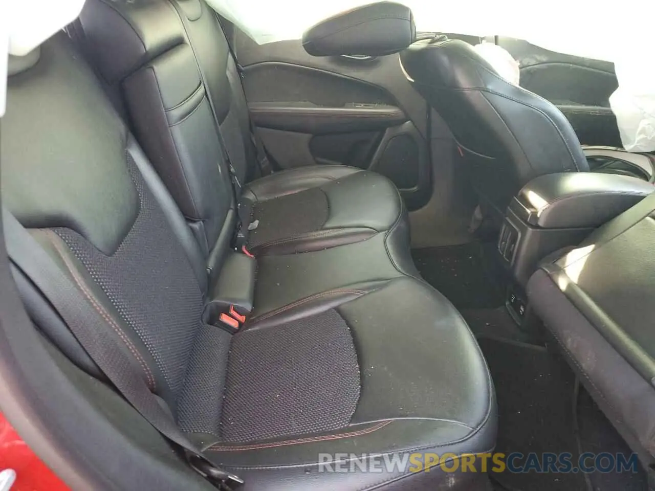 11 Photograph of a damaged car 3C4NJDDBXKT665810 JEEP COMPASS 2019