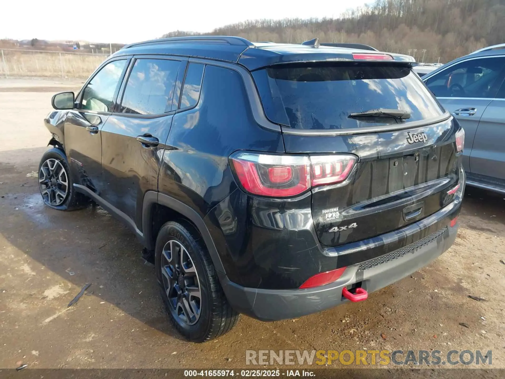 3 Photograph of a damaged car 3C4NJDDBXKT671364 JEEP COMPASS 2019