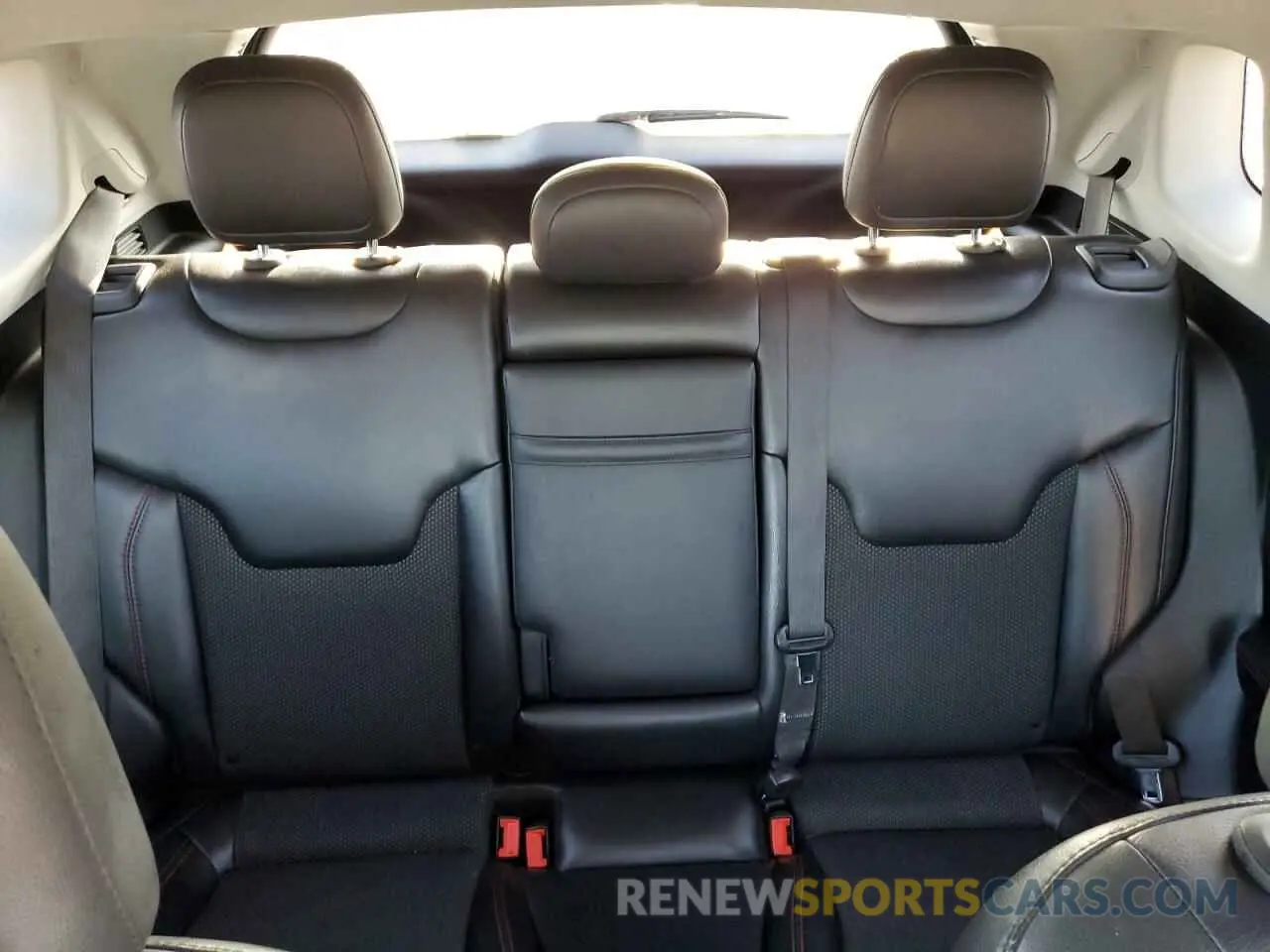 10 Photograph of a damaged car 3C4NJDDBXKT671591 JEEP COMPASS 2019