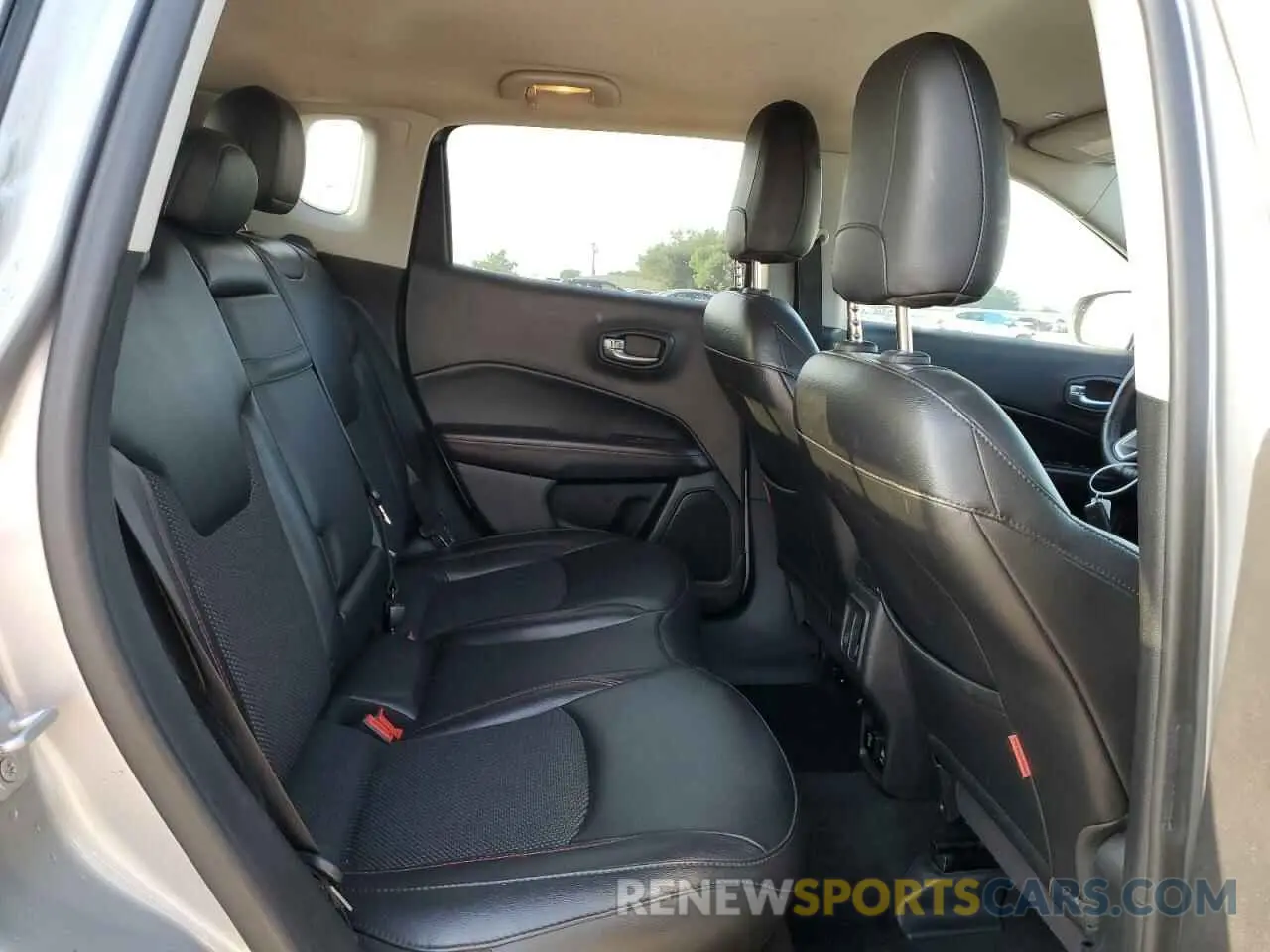 11 Photograph of a damaged car 3C4NJDDBXKT671591 JEEP COMPASS 2019