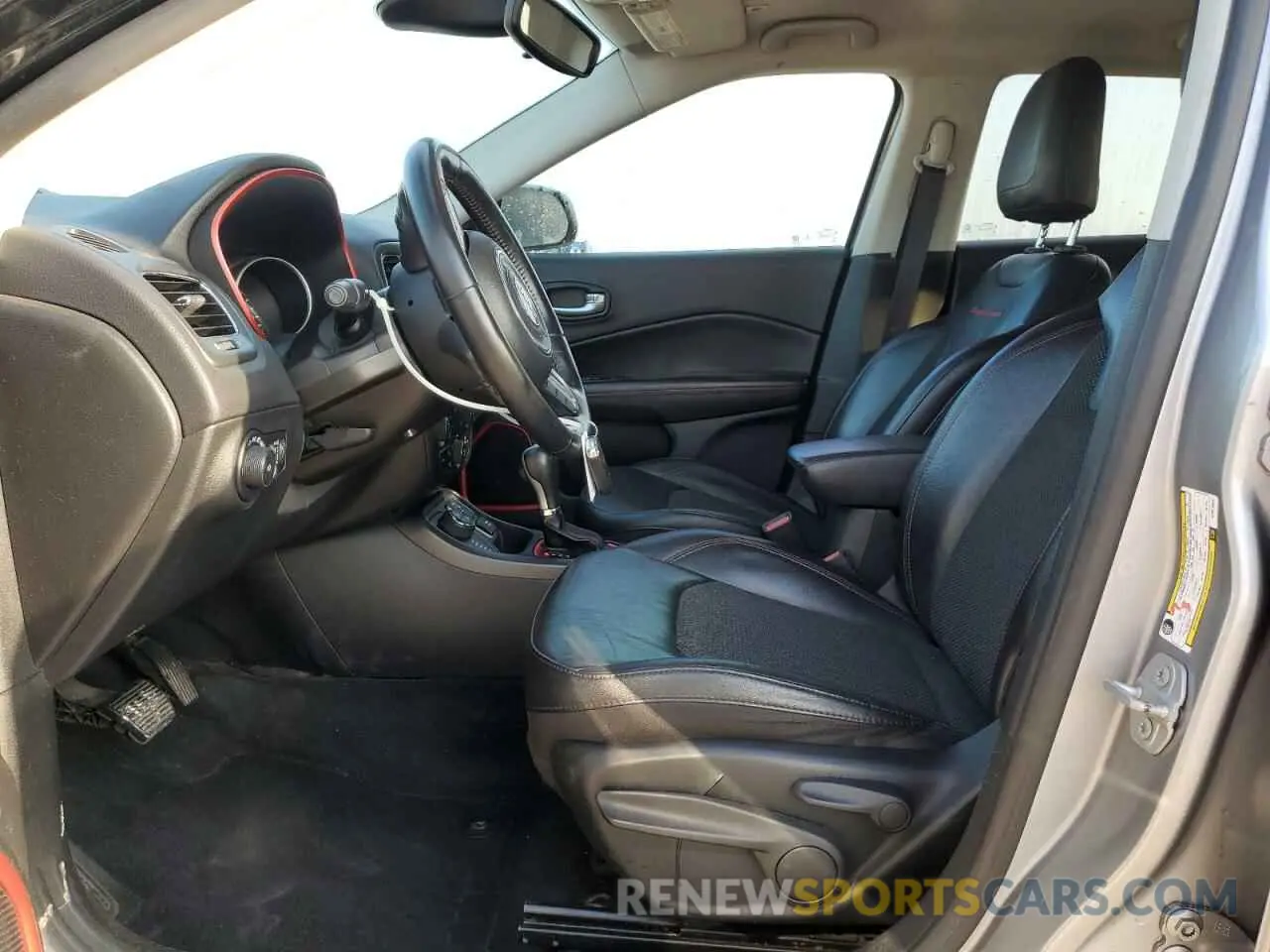 7 Photograph of a damaged car 3C4NJDDBXKT671591 JEEP COMPASS 2019