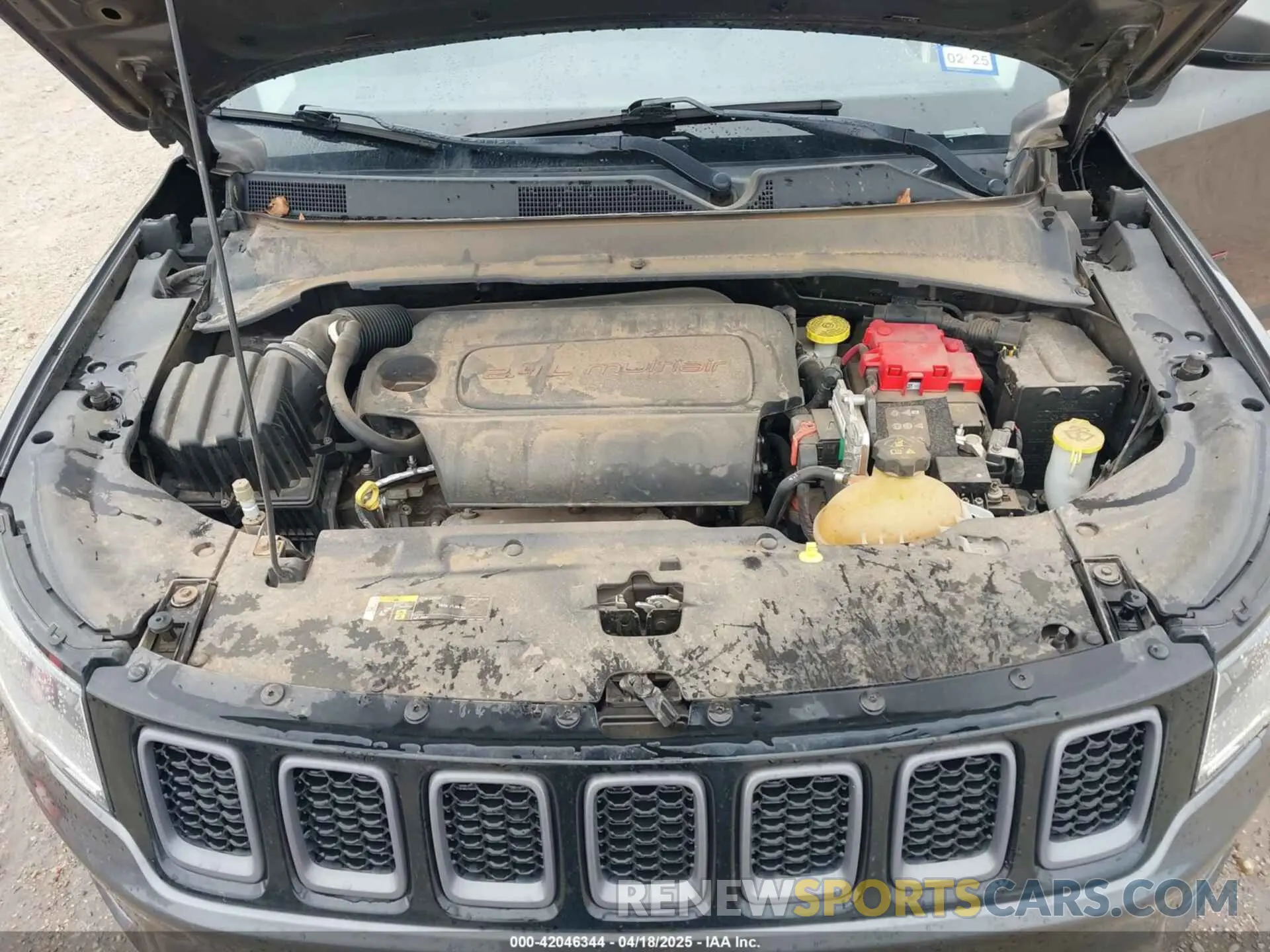10 Photograph of a damaged car 3C4NJDDBXKT795294 JEEP COMPASS 2019