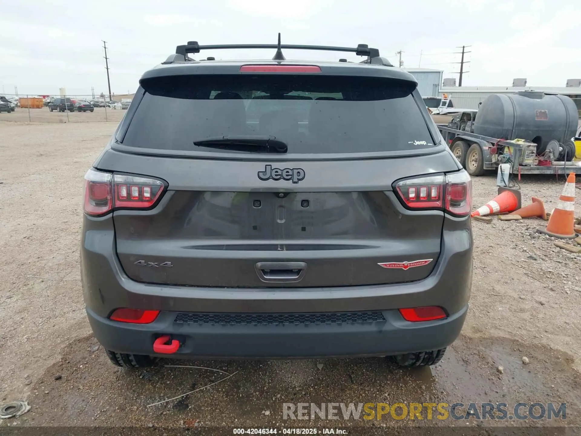 17 Photograph of a damaged car 3C4NJDDBXKT795294 JEEP COMPASS 2019