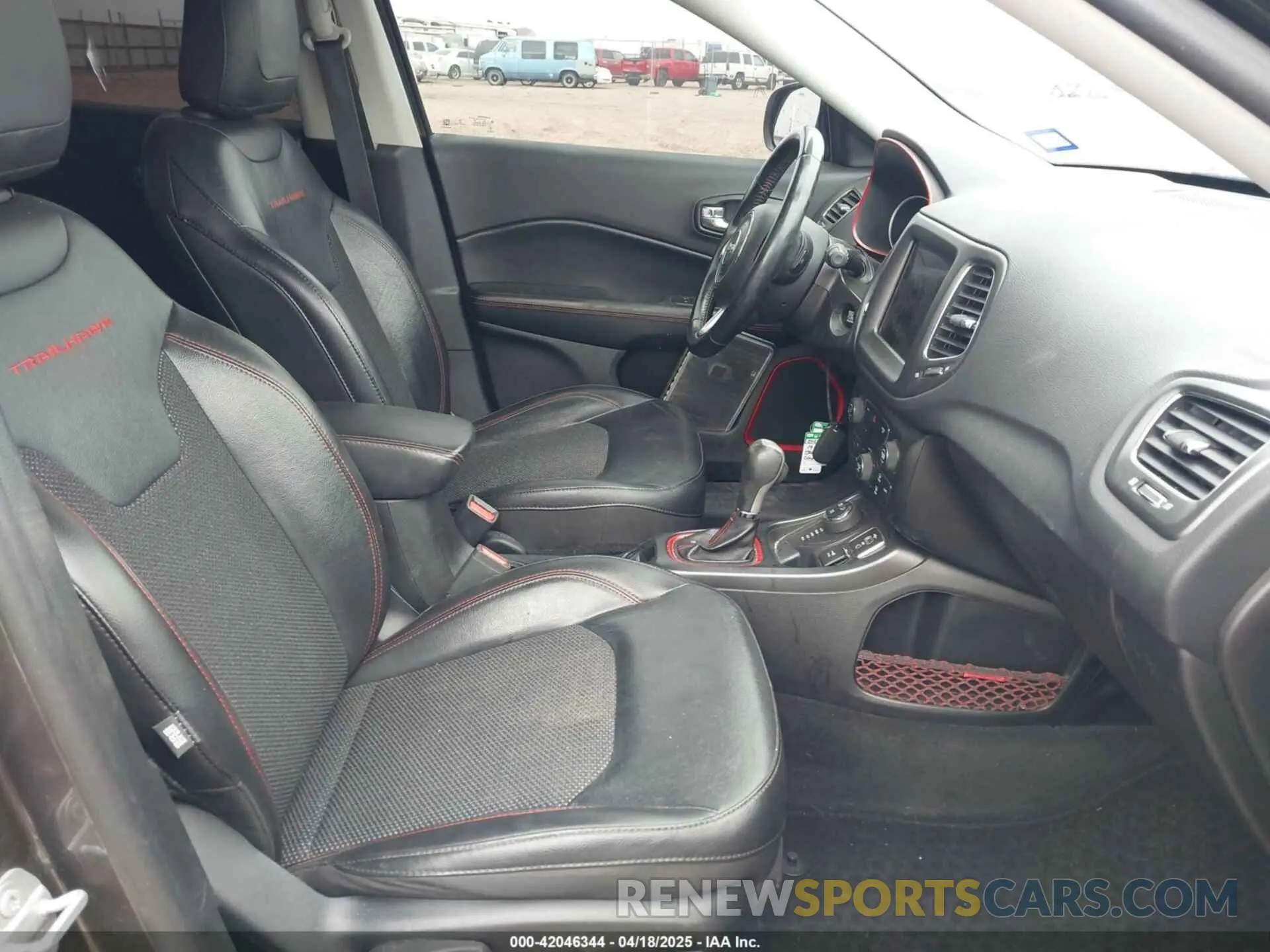5 Photograph of a damaged car 3C4NJDDBXKT795294 JEEP COMPASS 2019