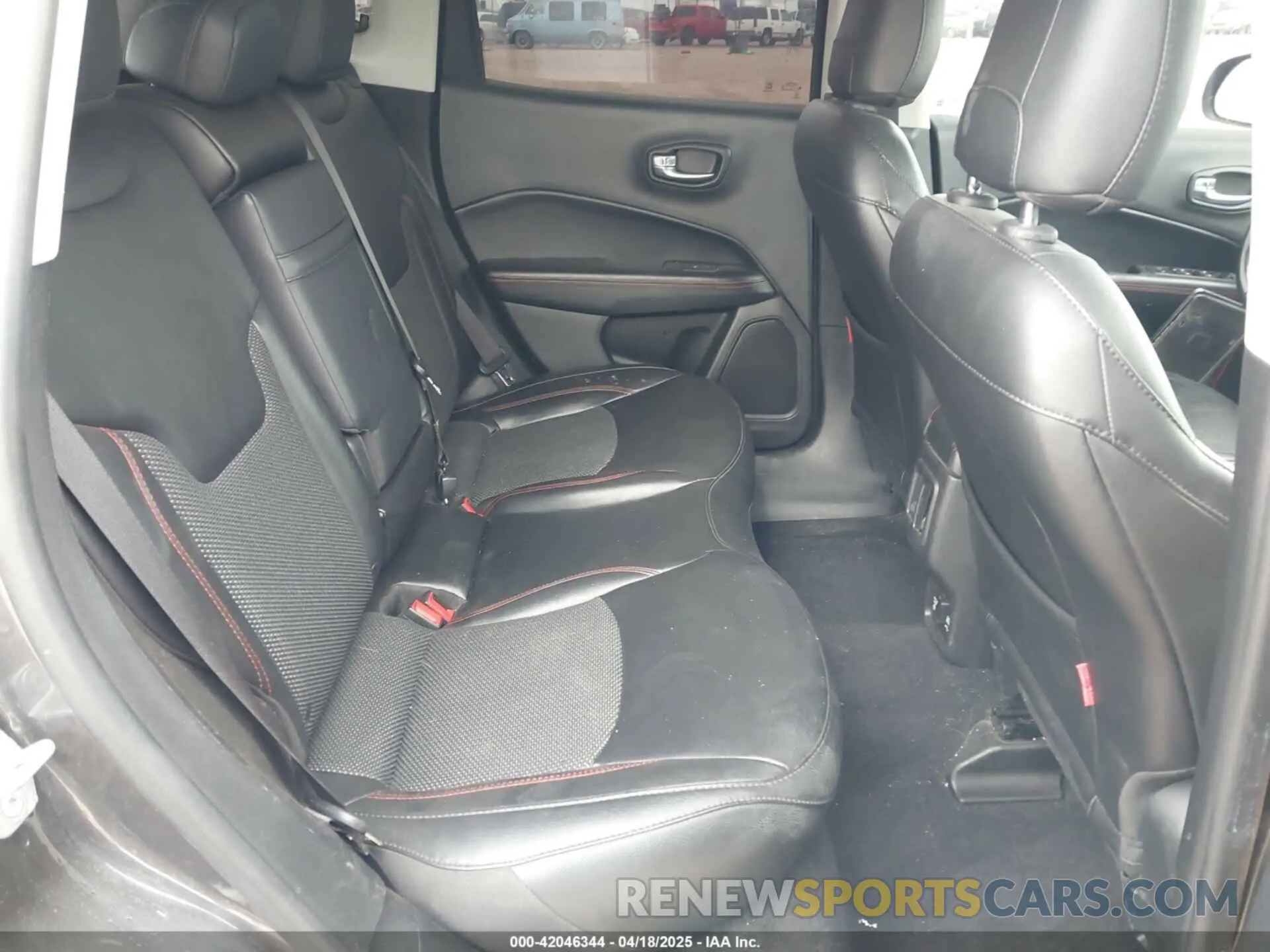 8 Photograph of a damaged car 3C4NJDDBXKT795294 JEEP COMPASS 2019