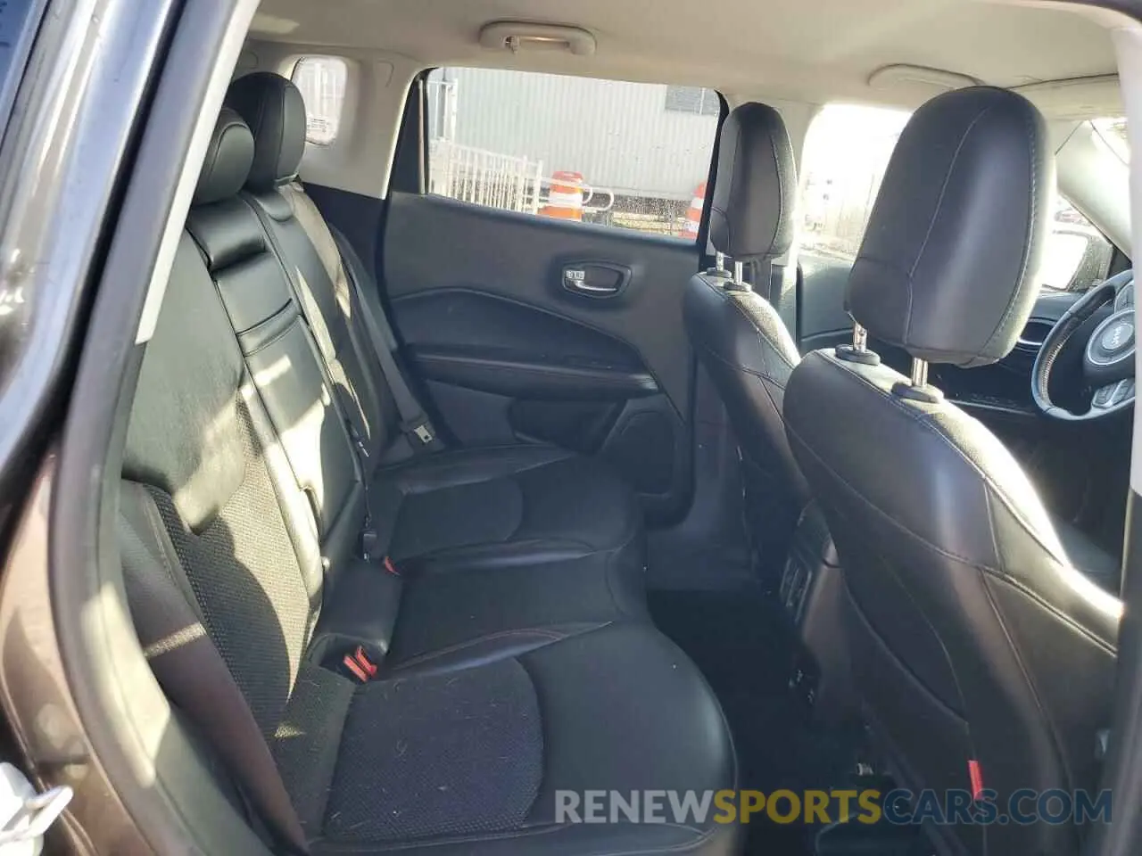 11 Photograph of a damaged car 3C4NJDDBXKT800039 JEEP COMPASS 2019
