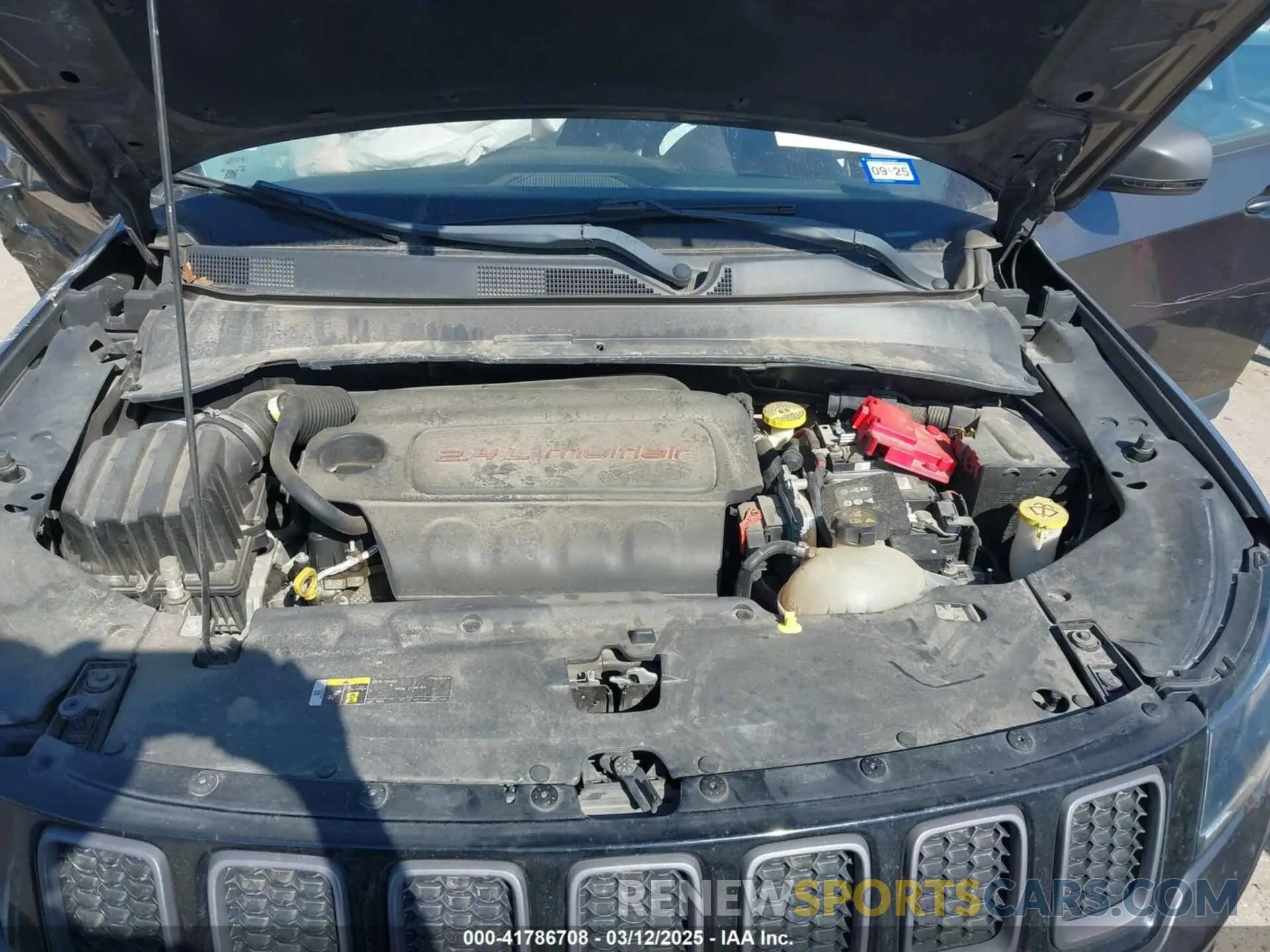 10 Photograph of a damaged car 3C4NJDDBXKT811171 JEEP COMPASS 2019