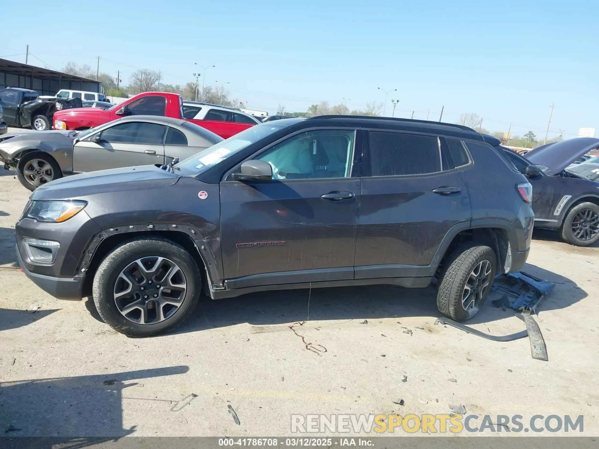 13 Photograph of a damaged car 3C4NJDDBXKT811171 JEEP COMPASS 2019