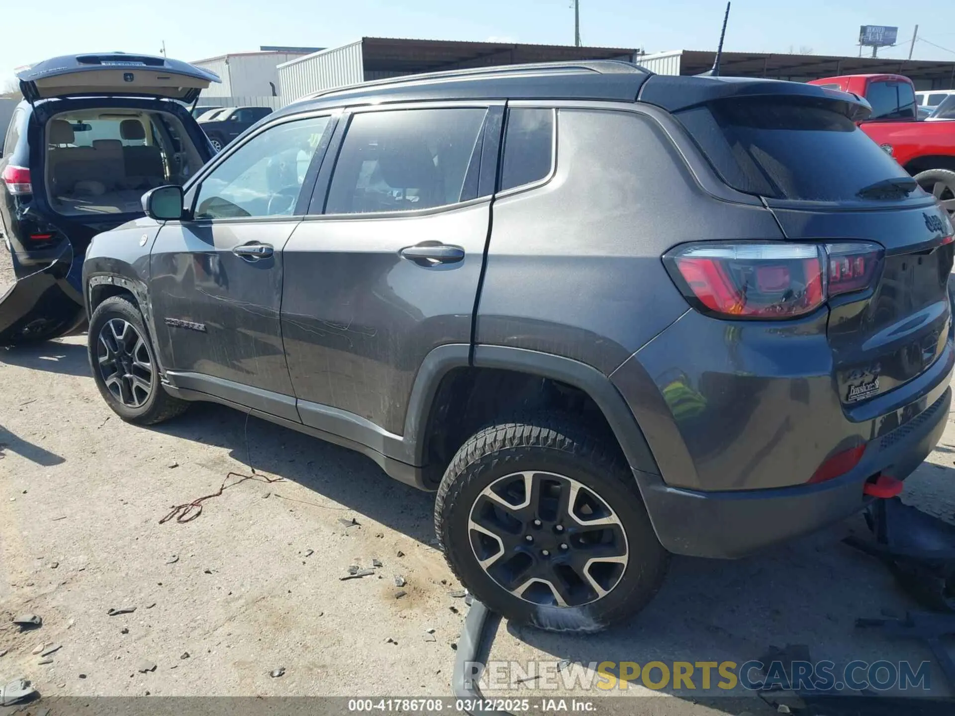 3 Photograph of a damaged car 3C4NJDDBXKT811171 JEEP COMPASS 2019