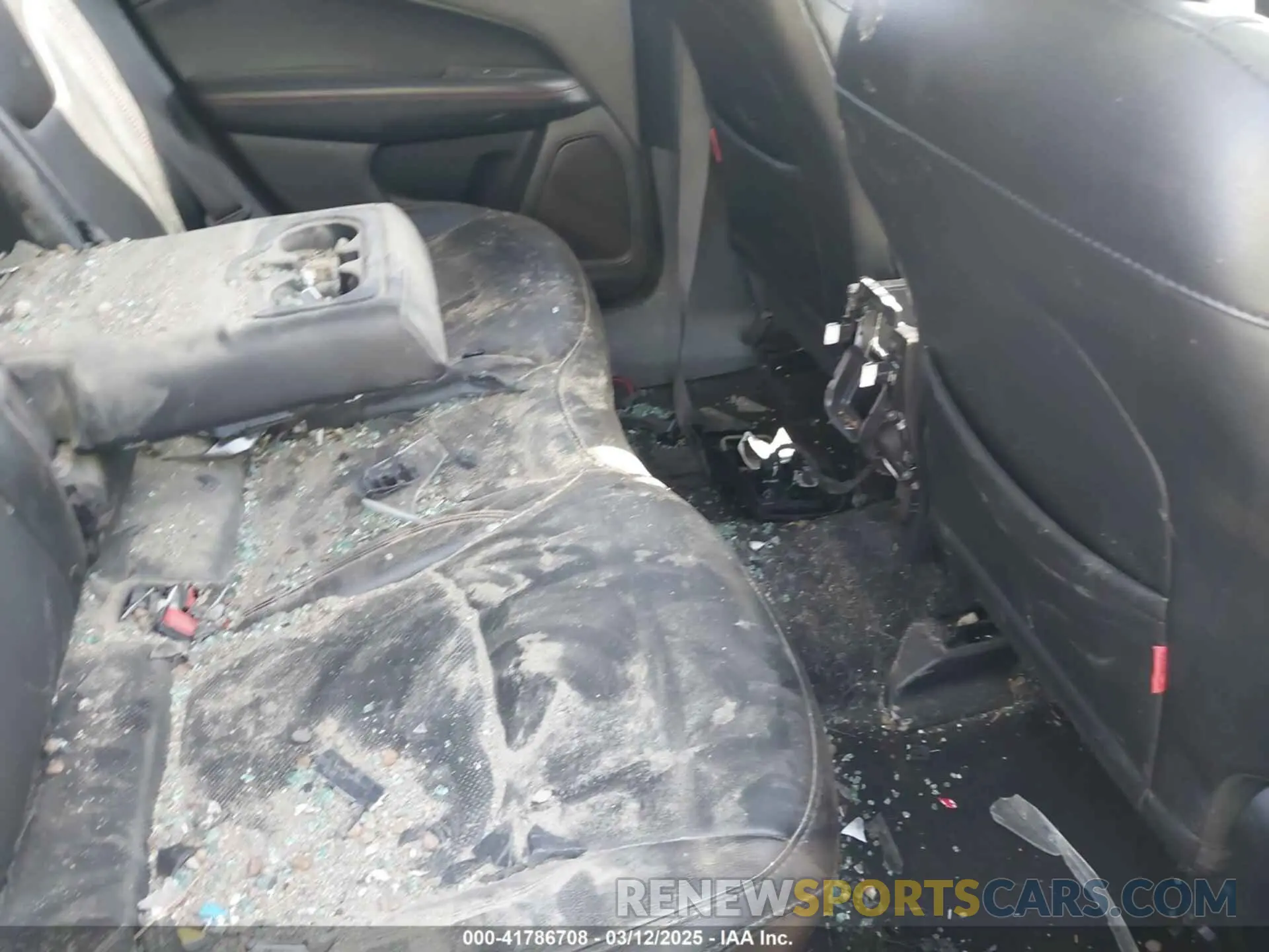 8 Photograph of a damaged car 3C4NJDDBXKT811171 JEEP COMPASS 2019