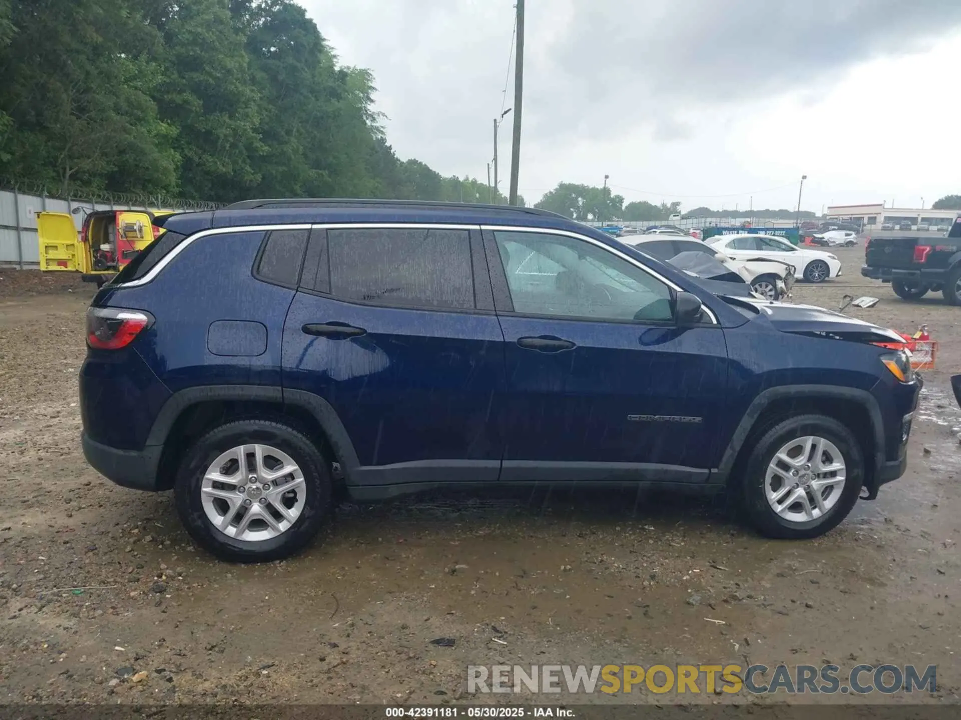 13 Photograph of a damaged car 3C4NJCAB2LT253123 JEEP COMPASS 2020