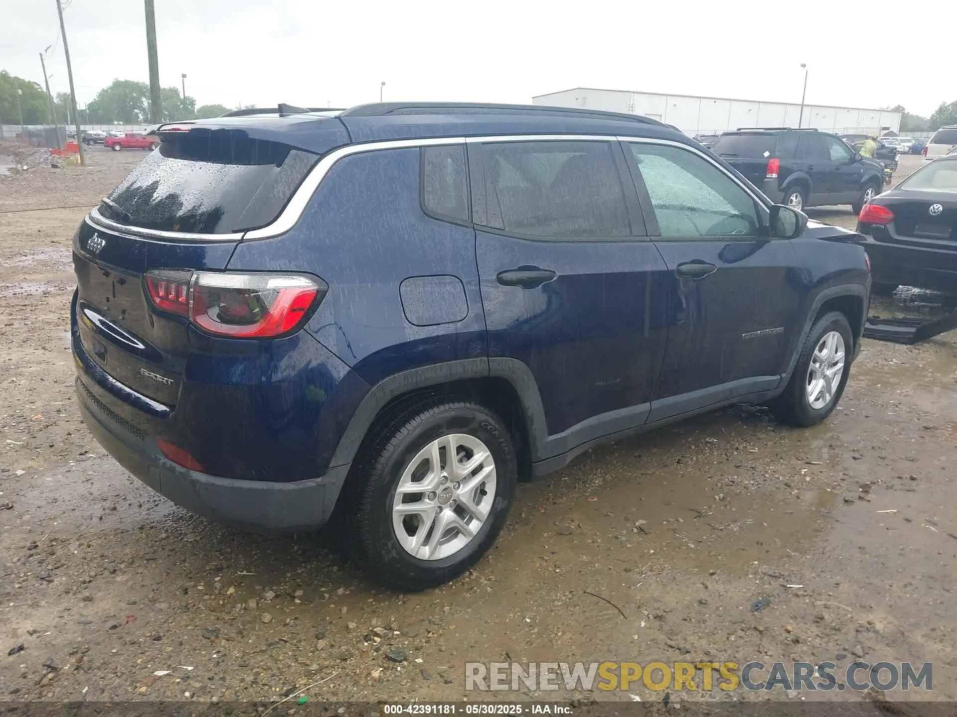 4 Photograph of a damaged car 3C4NJCAB2LT253123 JEEP COMPASS 2020