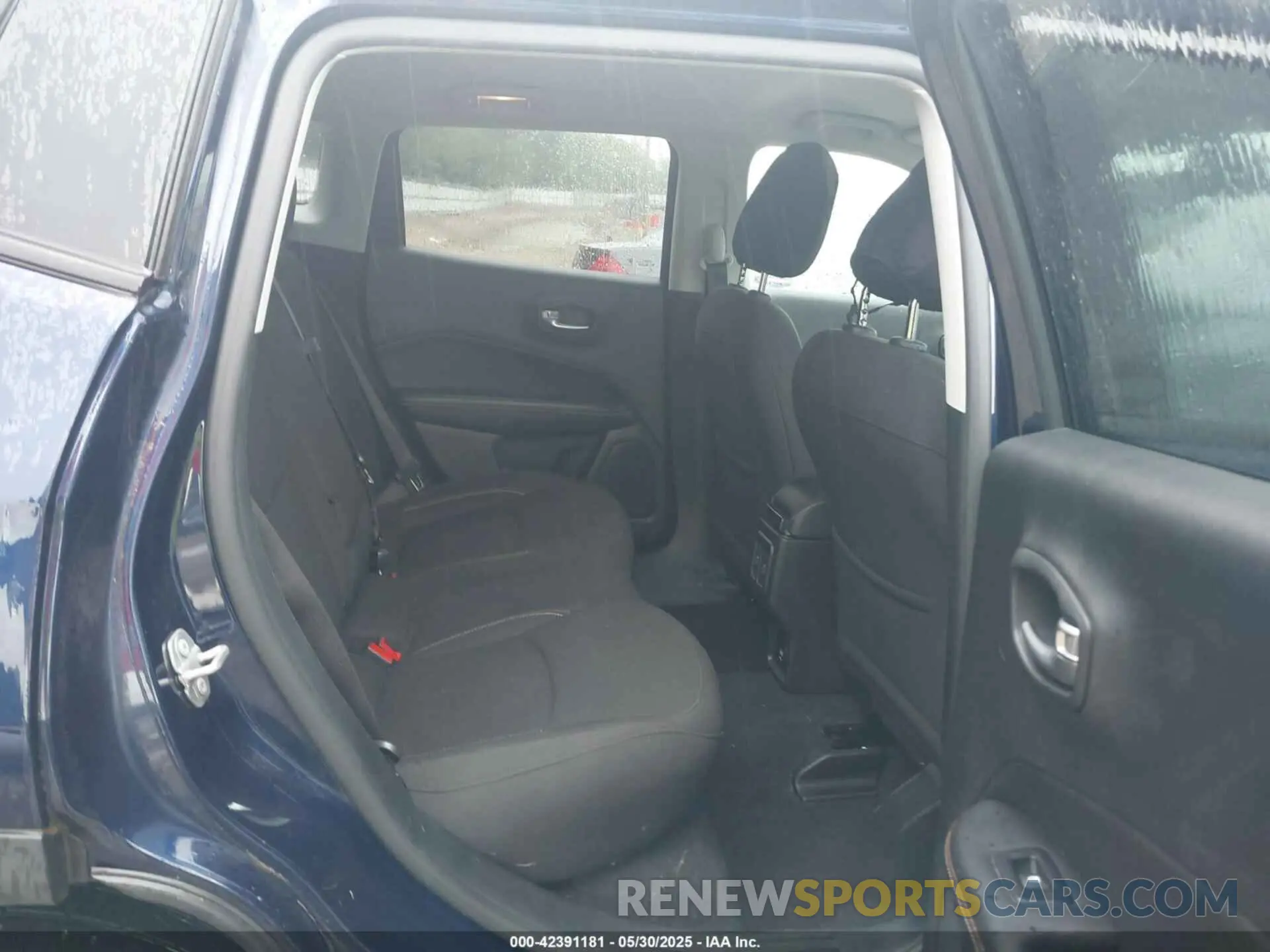 8 Photograph of a damaged car 3C4NJCAB2LT253123 JEEP COMPASS 2020